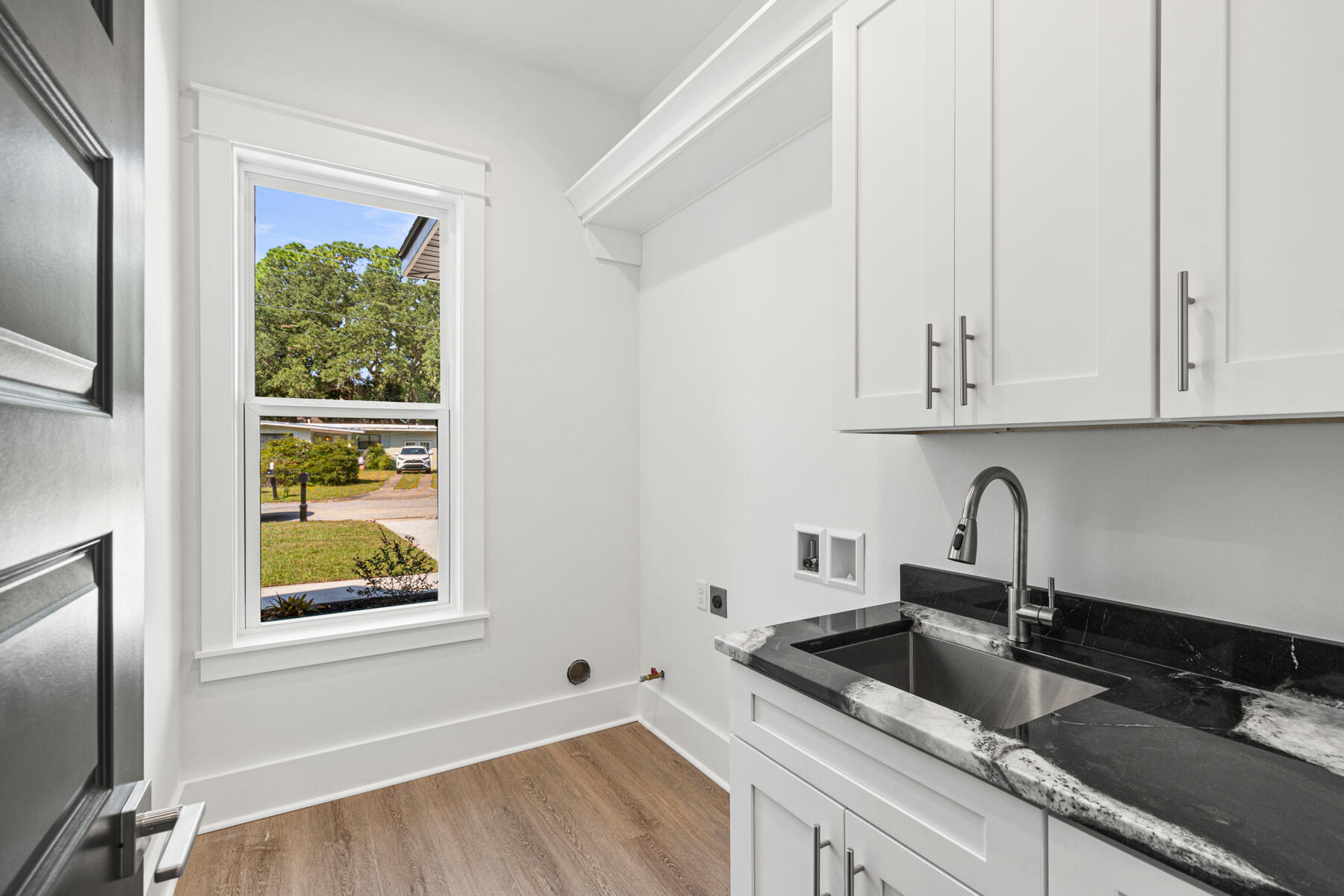 ELLIOTTS POINT - Residential