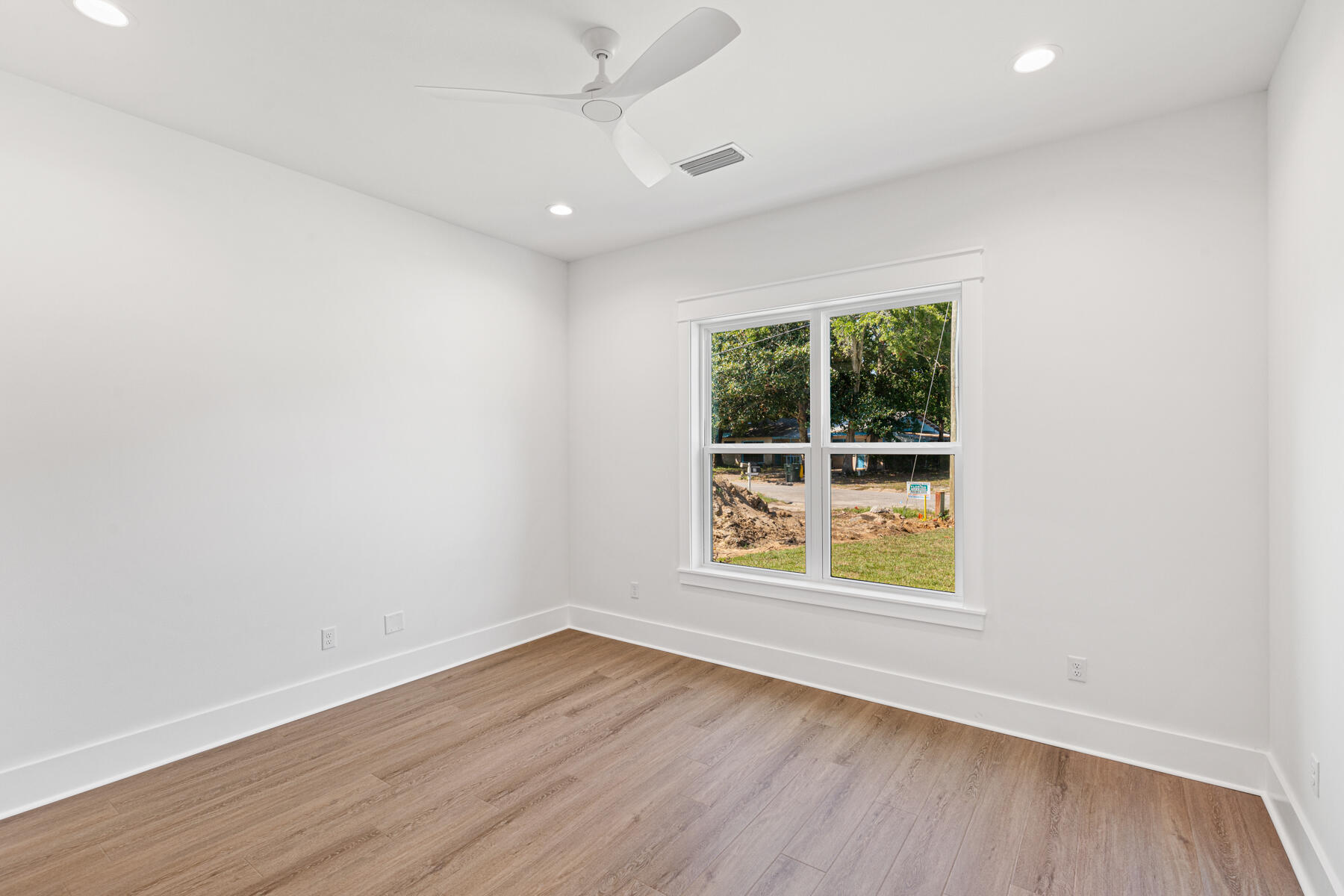 ELLIOTTS POINT - Residential