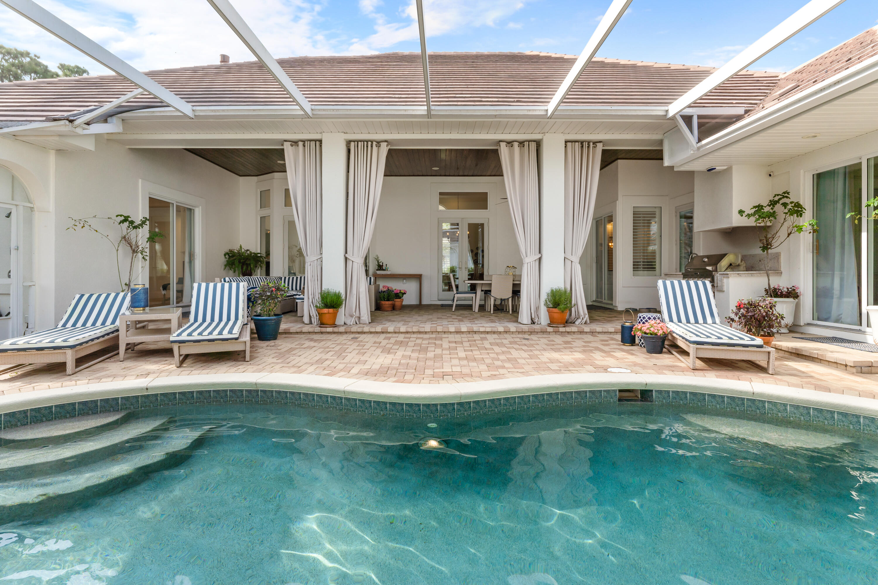 REGATTA BAY - Residential