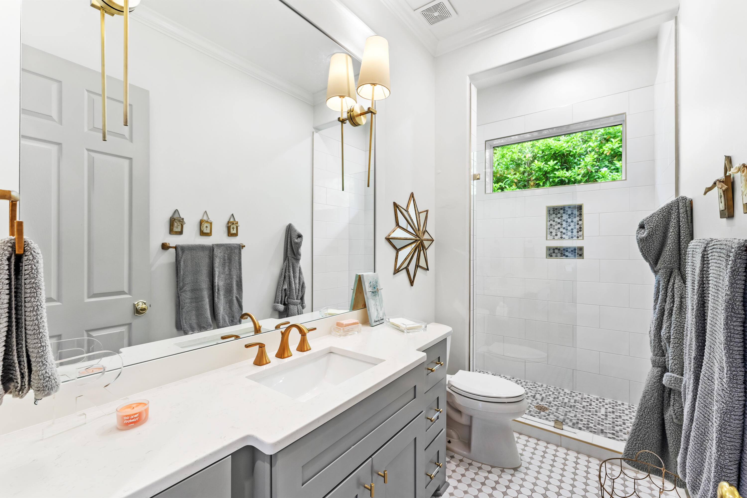 REGATTA BAY - Residential