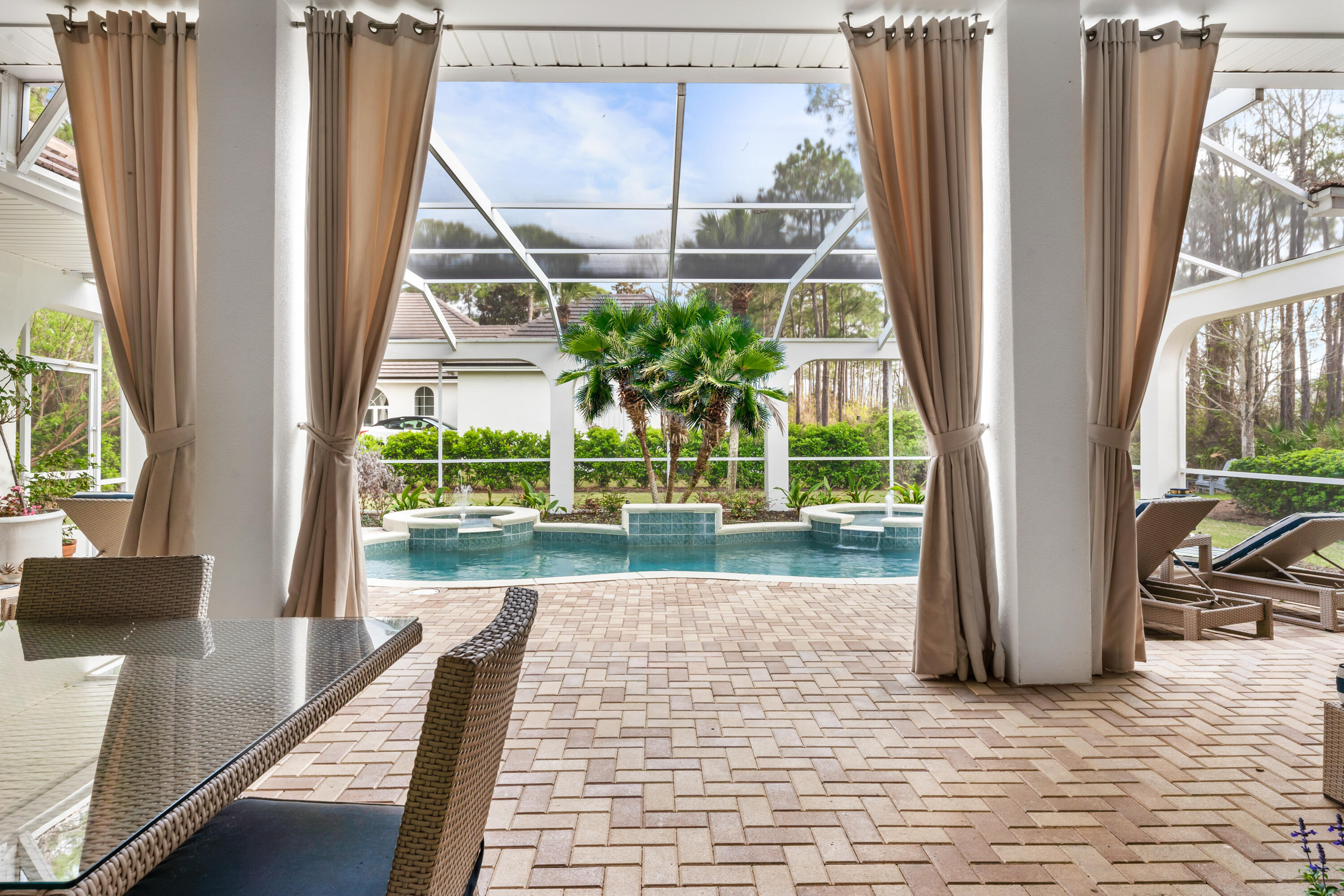 REGATTA BAY - Residential