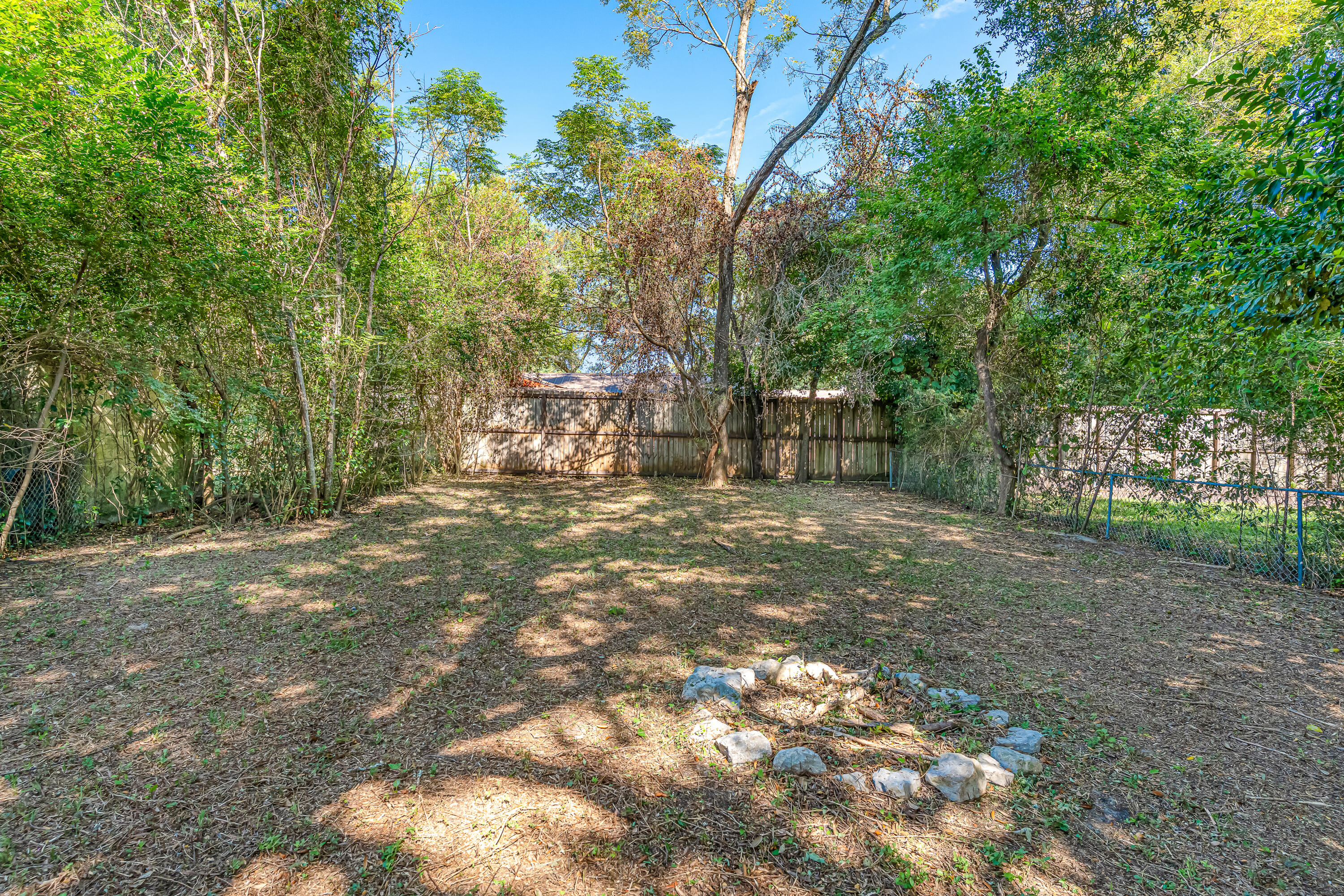 VALPARAISO PINECREST 2 - Residential Lease