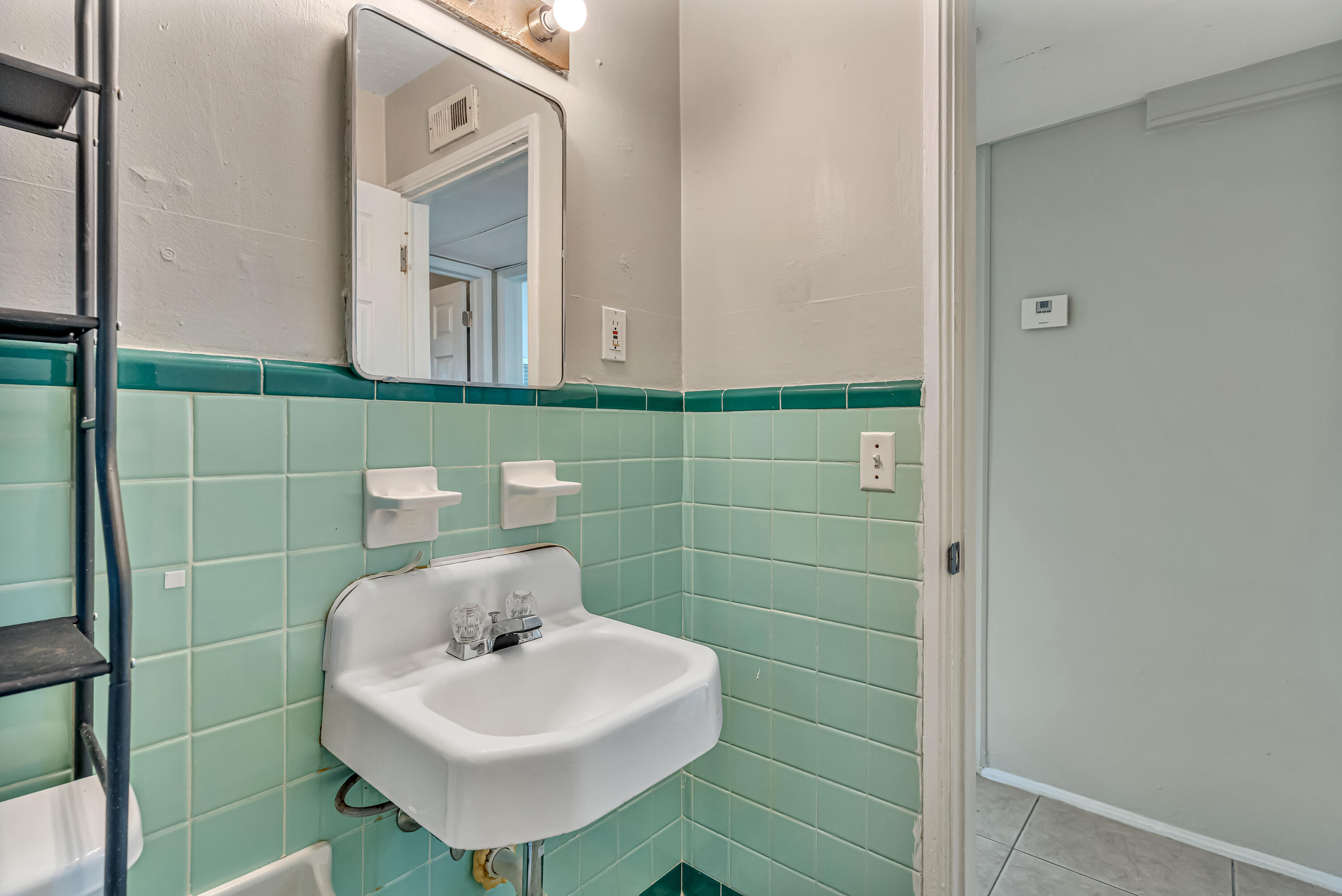 VALPARAISO PINECREST 2 - Residential Lease