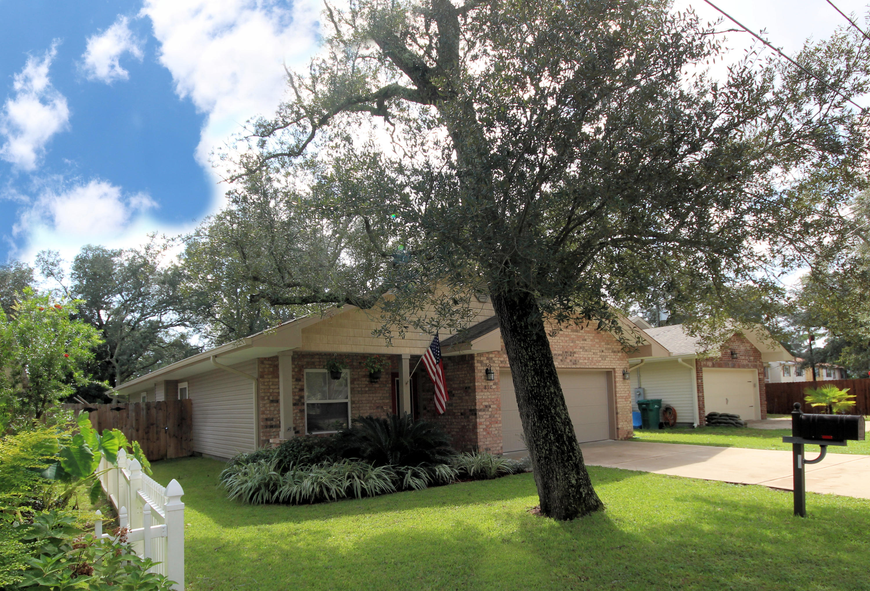 WOODLAND ACRES - Residential