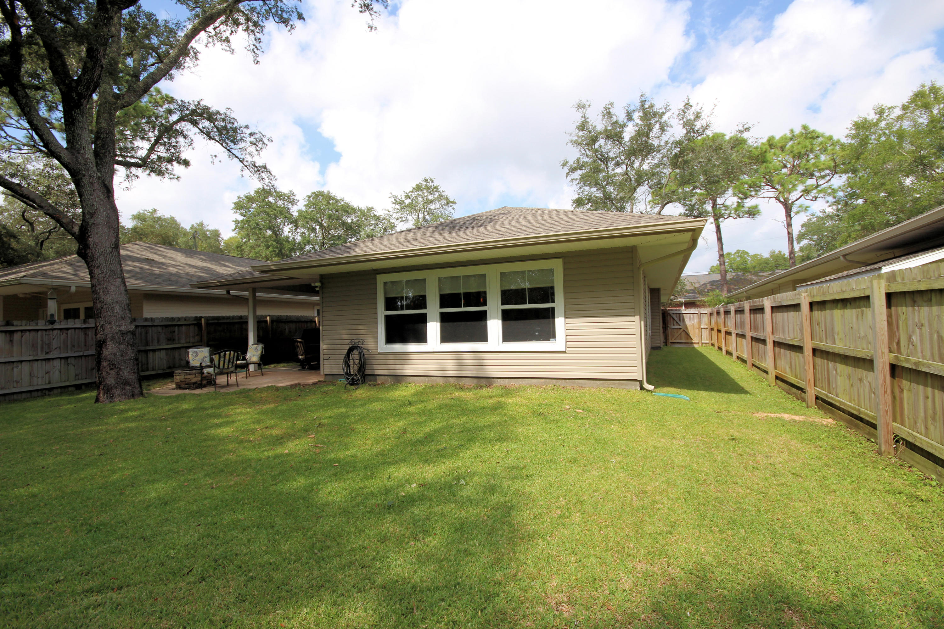 WOODLAND ACRES - Residential