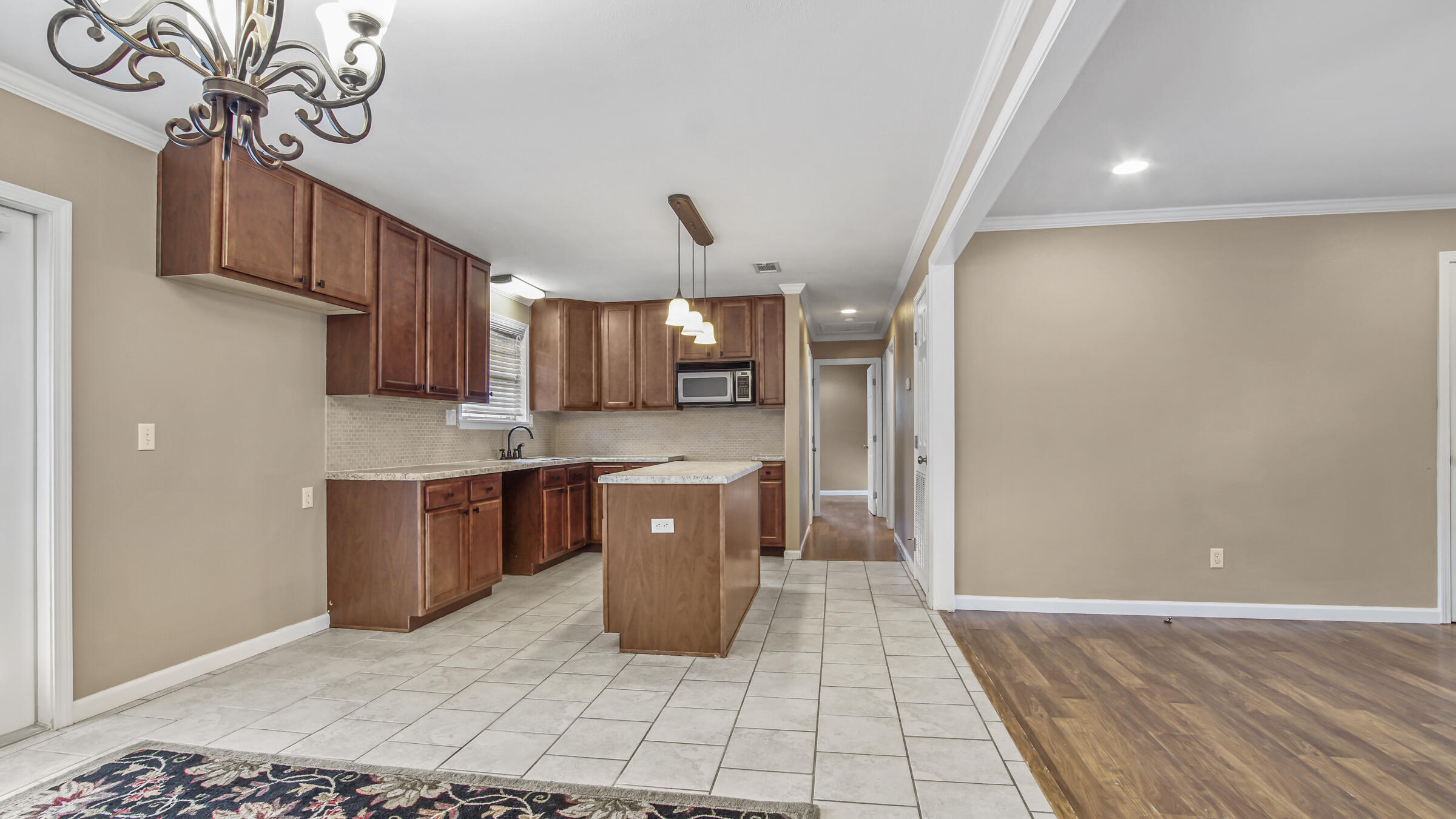 TEN LAKE ESTATES UNIT 1 - Residential