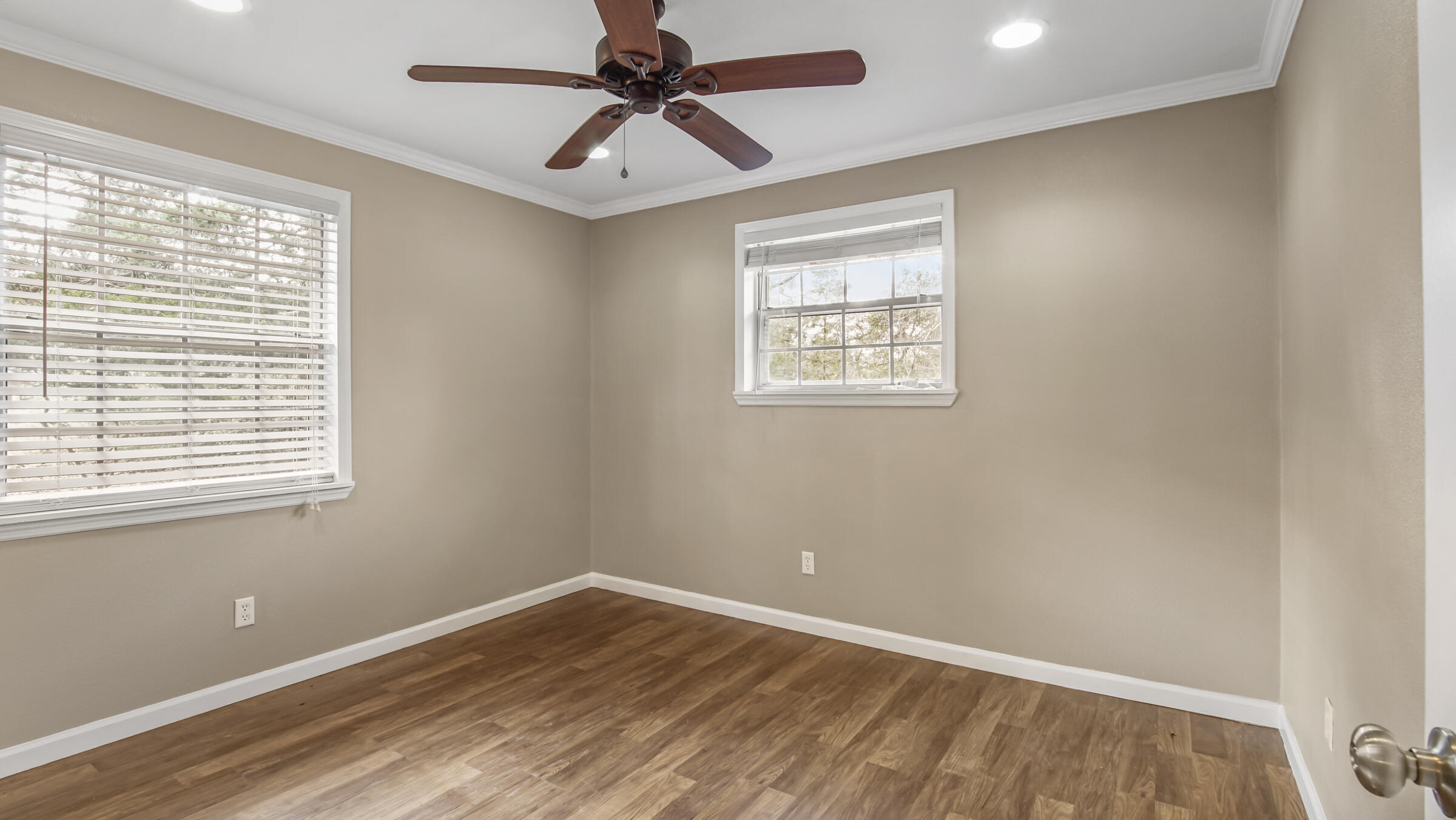 TEN LAKE ESTATES UNIT 1 - Residential