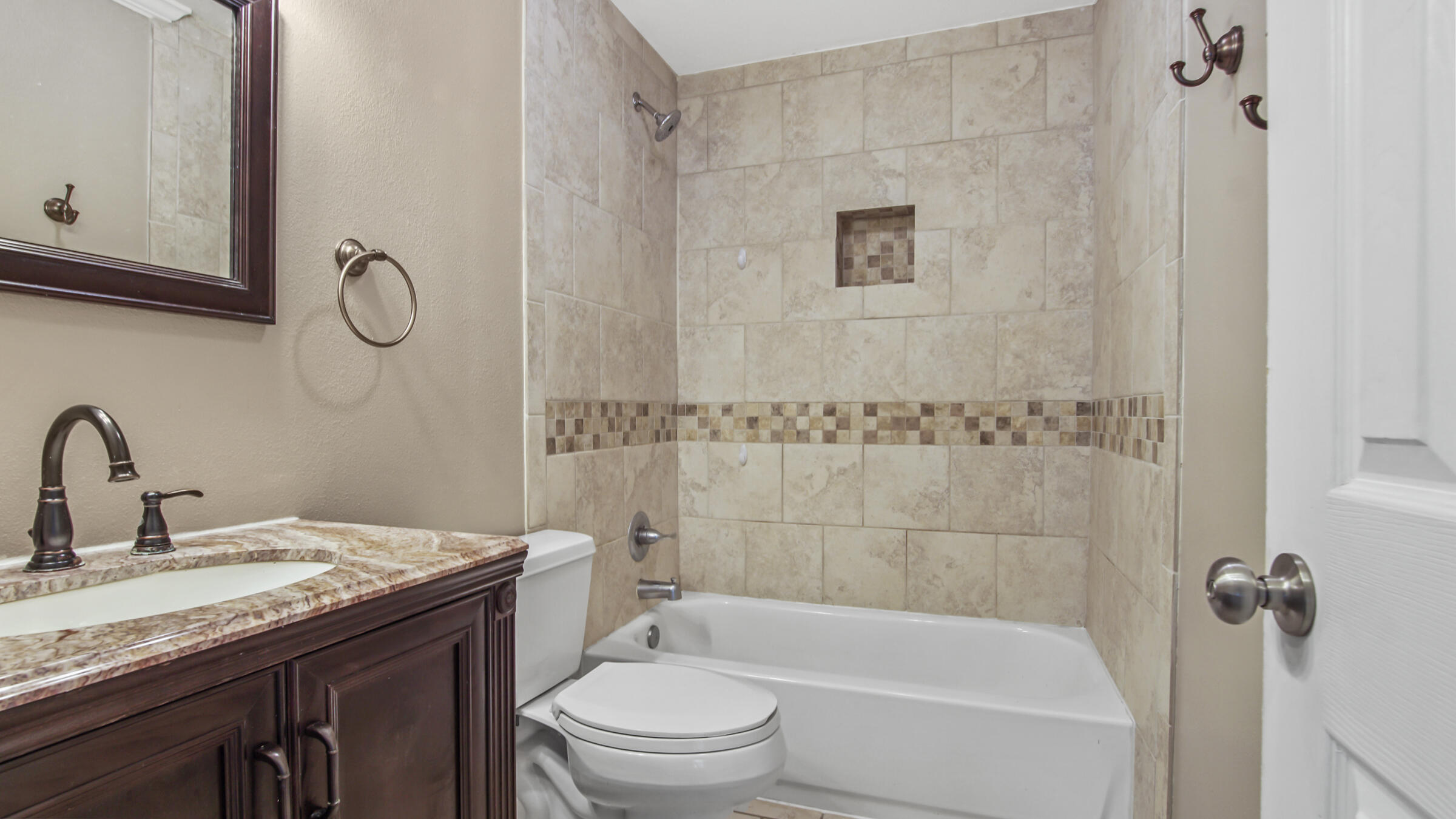 TEN LAKE ESTATES UNIT 1 - Residential