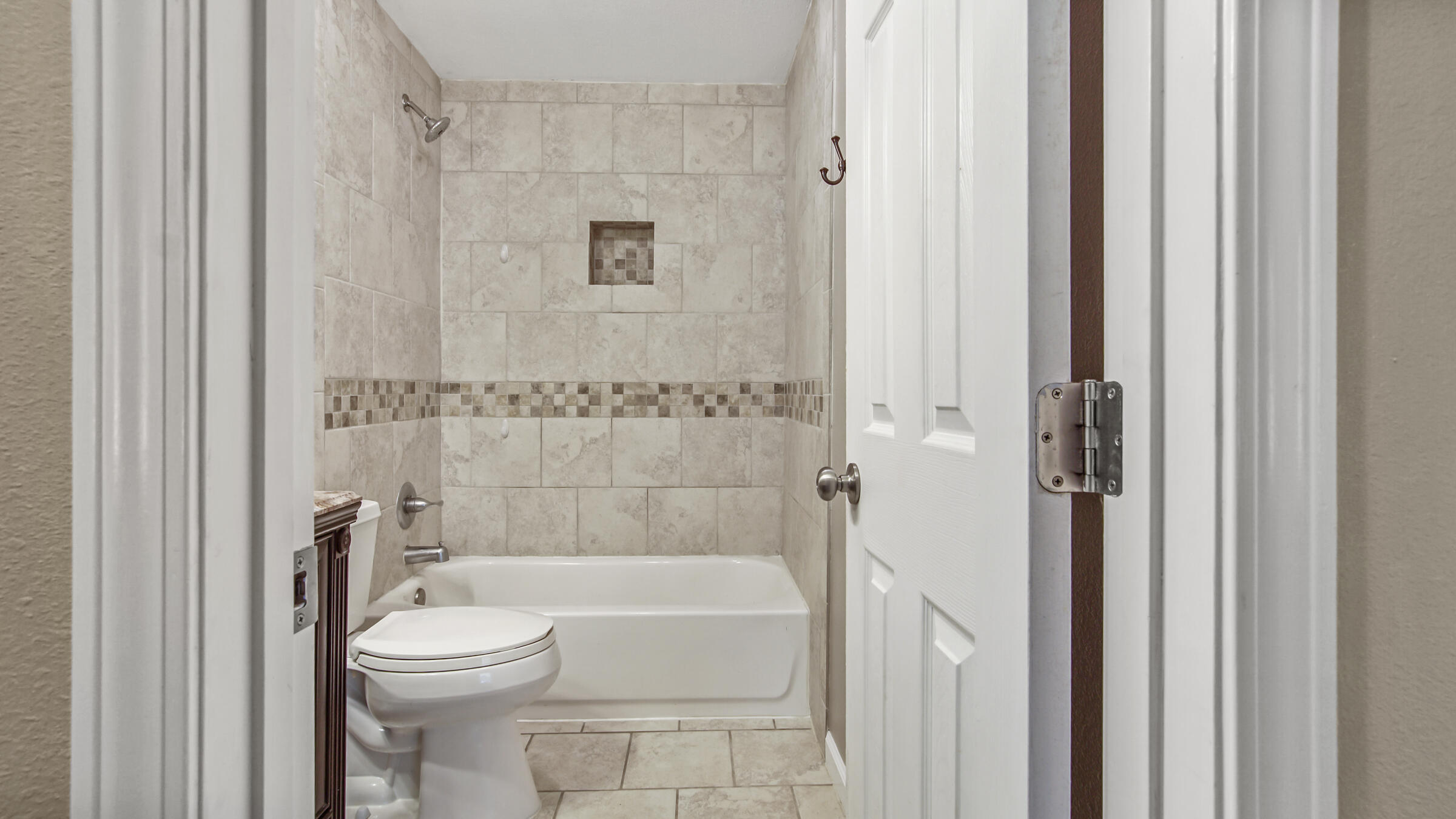 TEN LAKE ESTATES UNIT 1 - Residential