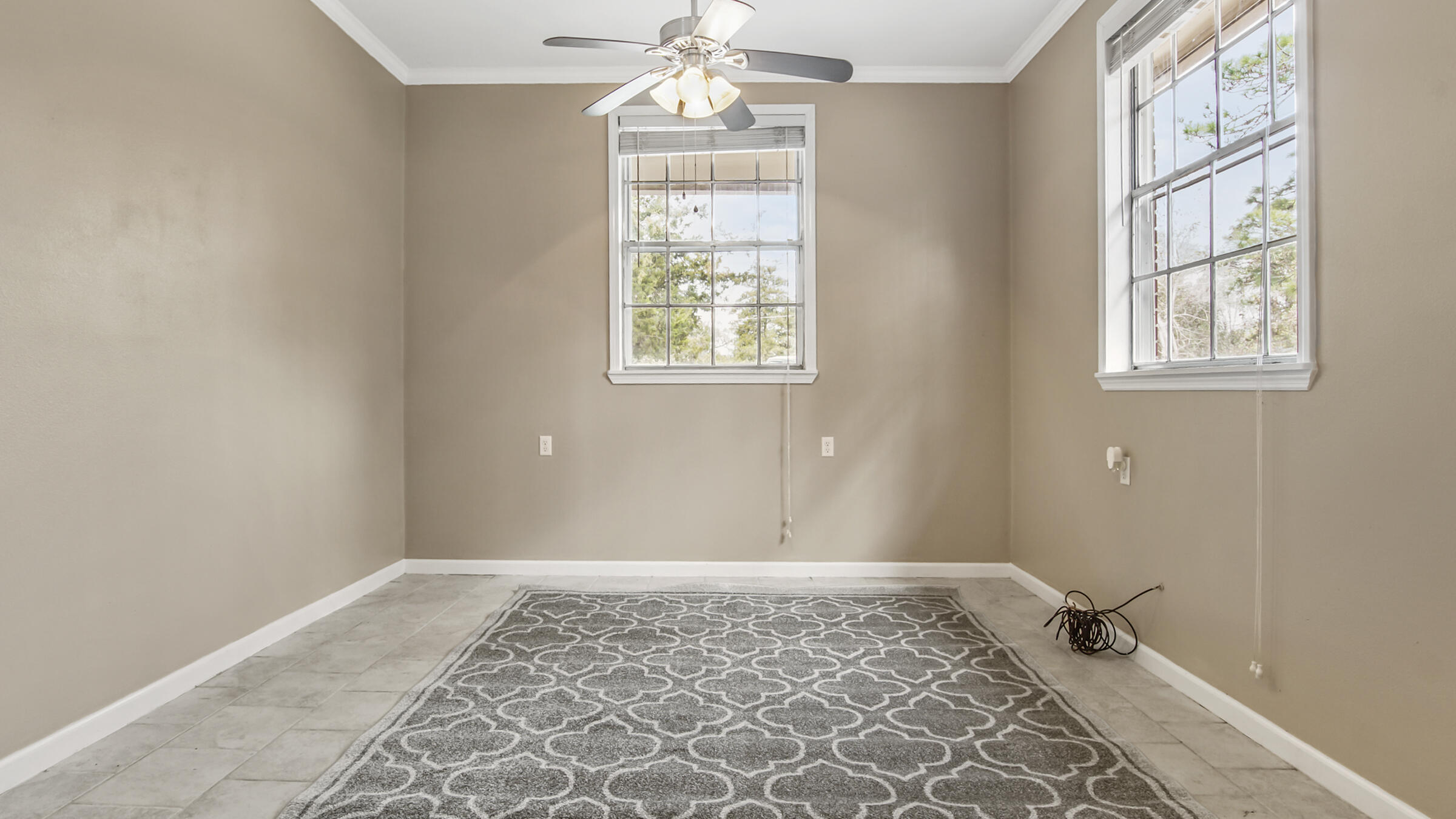 TEN LAKE ESTATES UNIT 1 - Residential