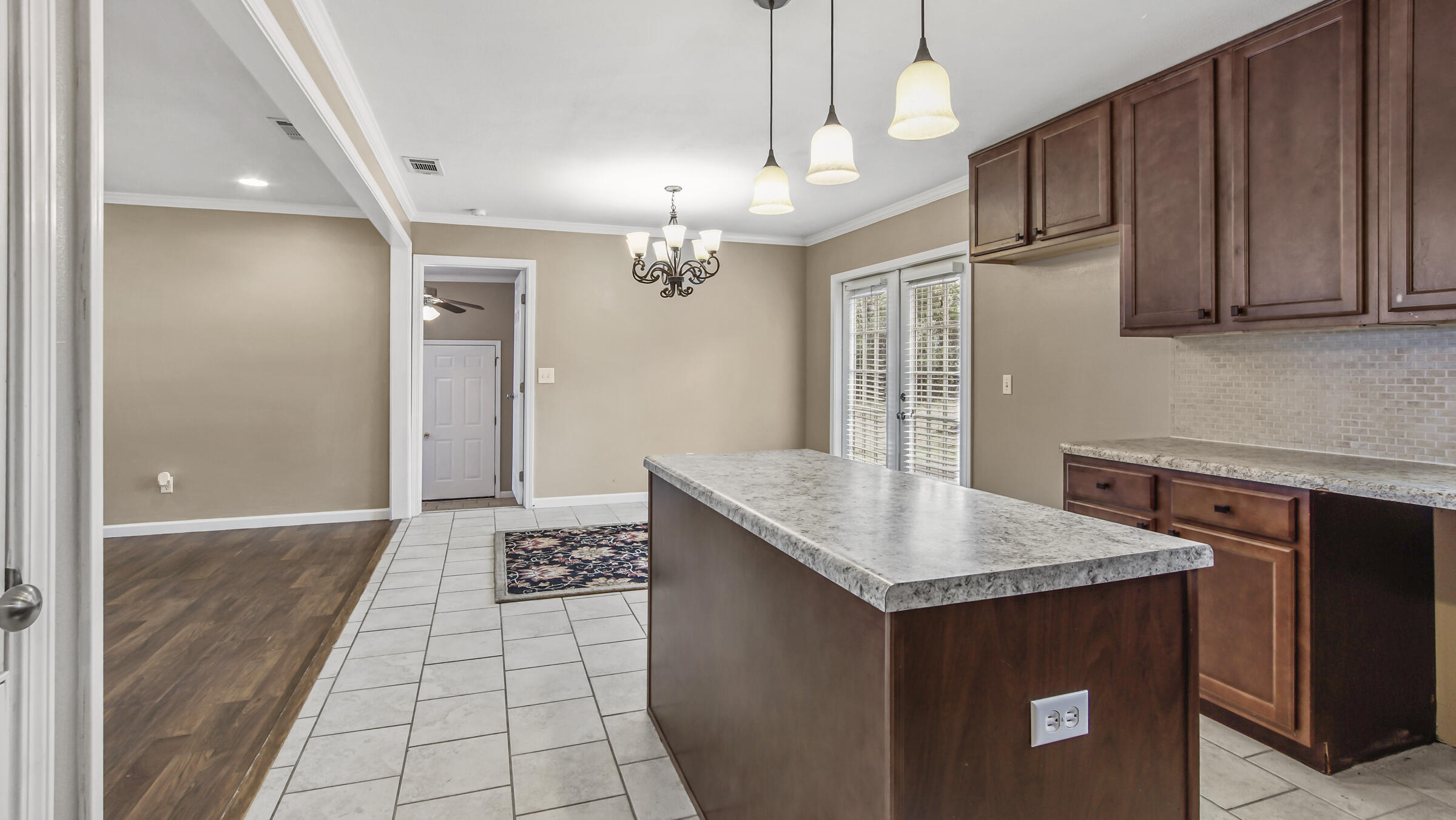 TEN LAKE ESTATES UNIT 1 - Residential