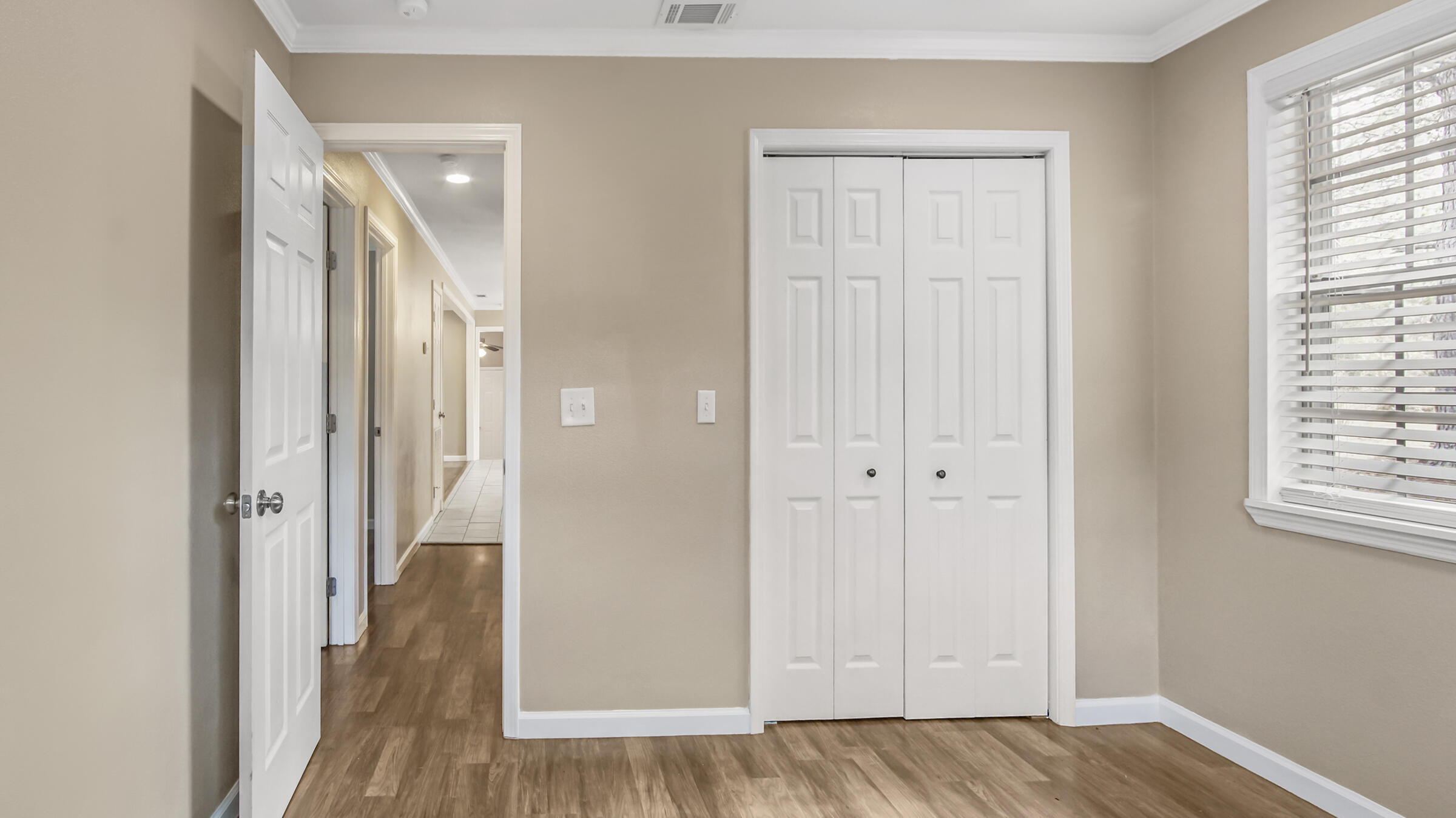 TEN LAKE ESTATES UNIT 1 - Residential