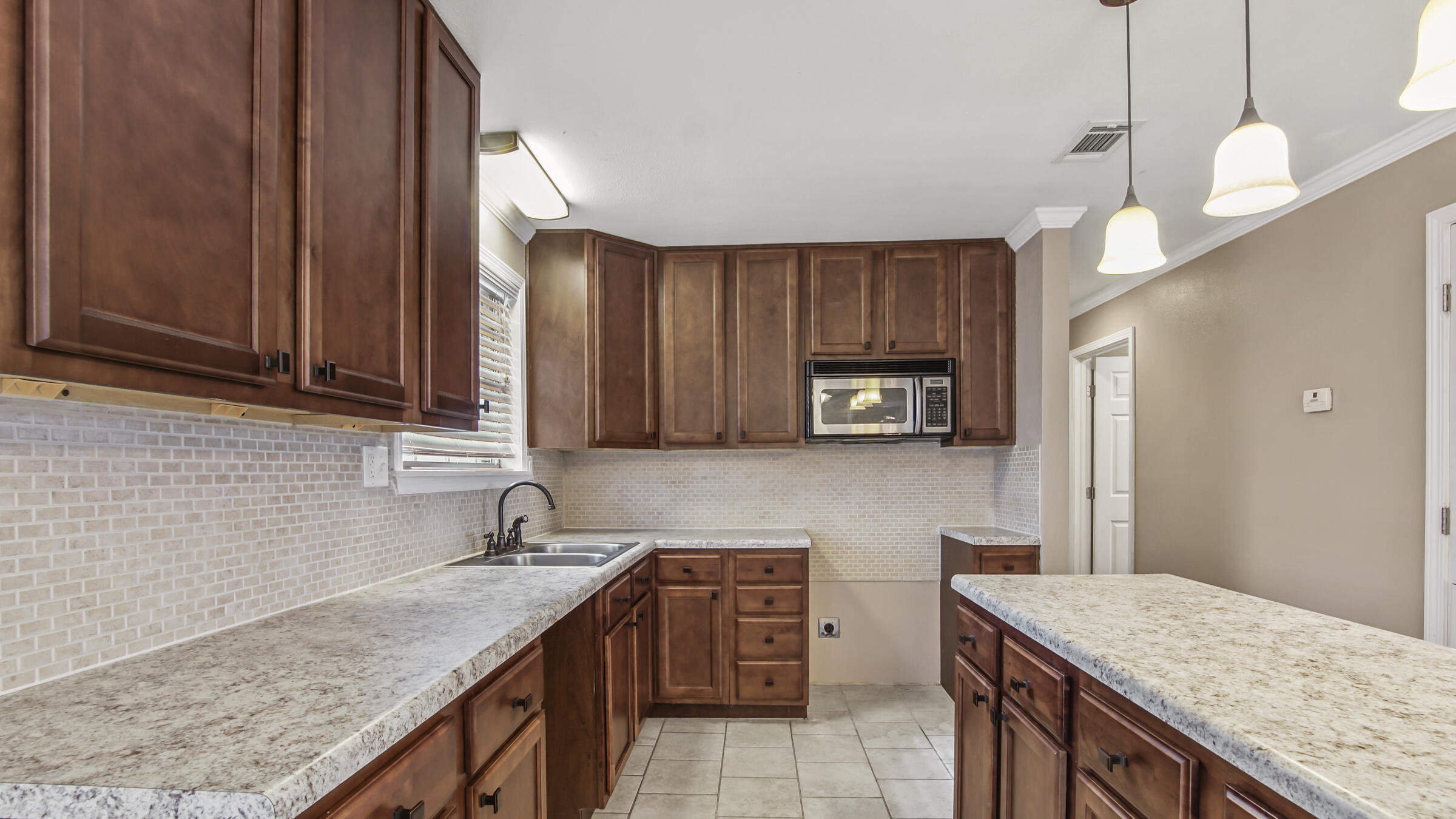 TEN LAKE ESTATES UNIT 1 - Residential