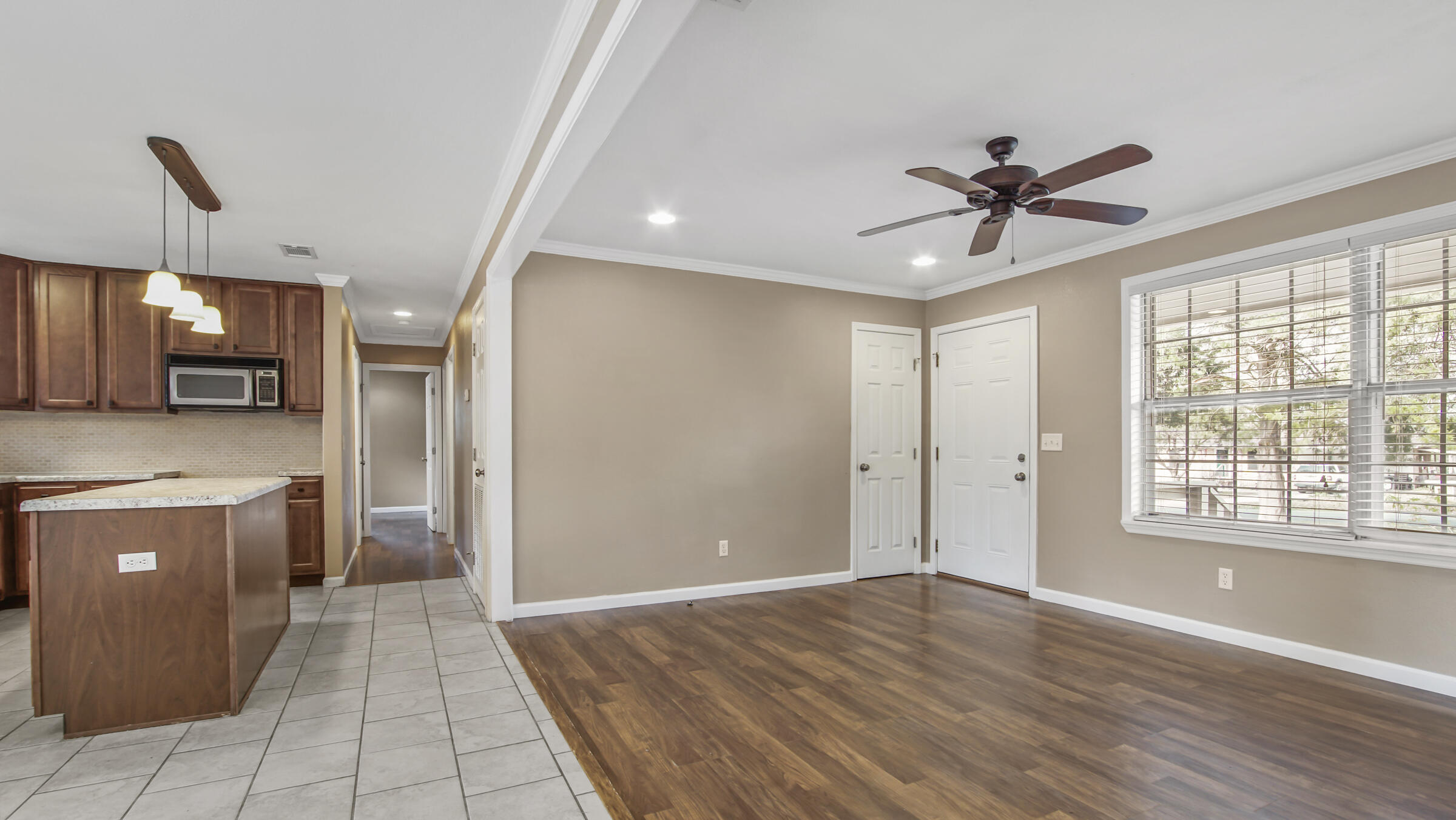 TEN LAKE ESTATES UNIT 1 - Residential