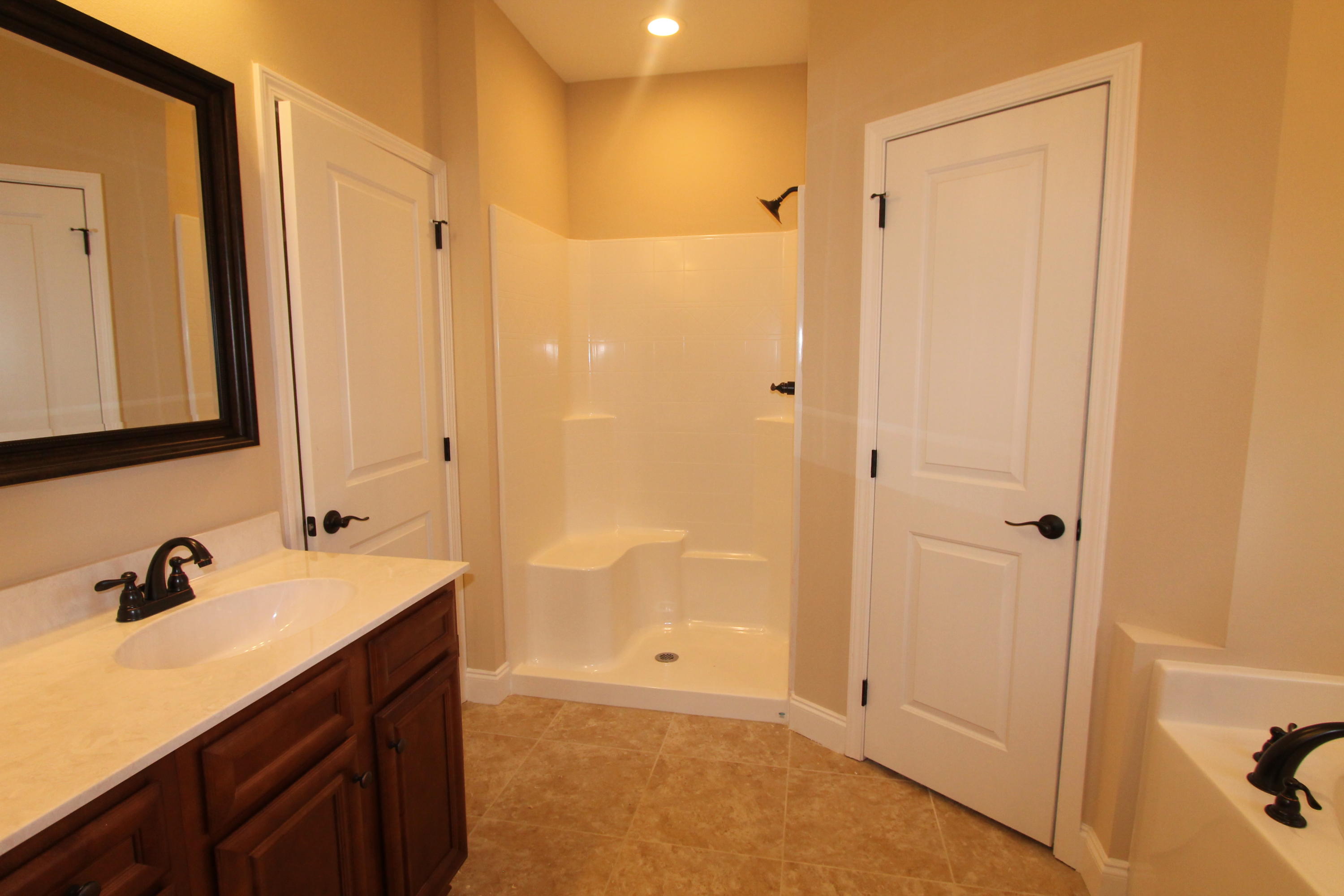 CRESCENT SHORES - Residential