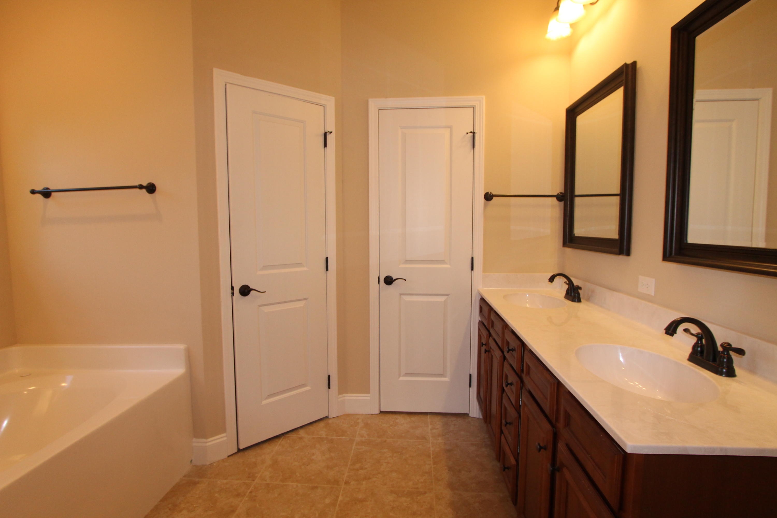 CRESCENT SHORES - Residential