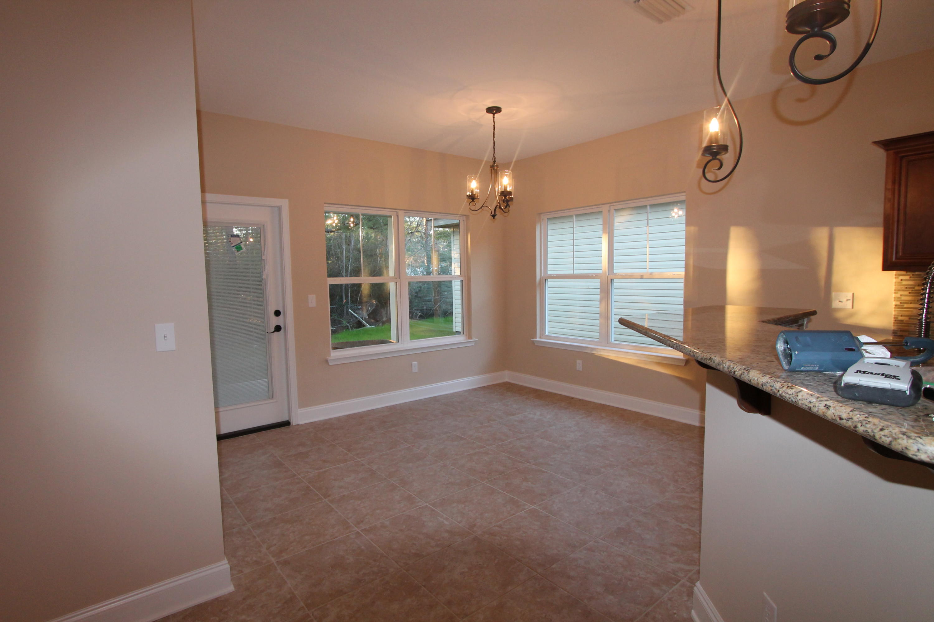 CRESCENT SHORES - Residential