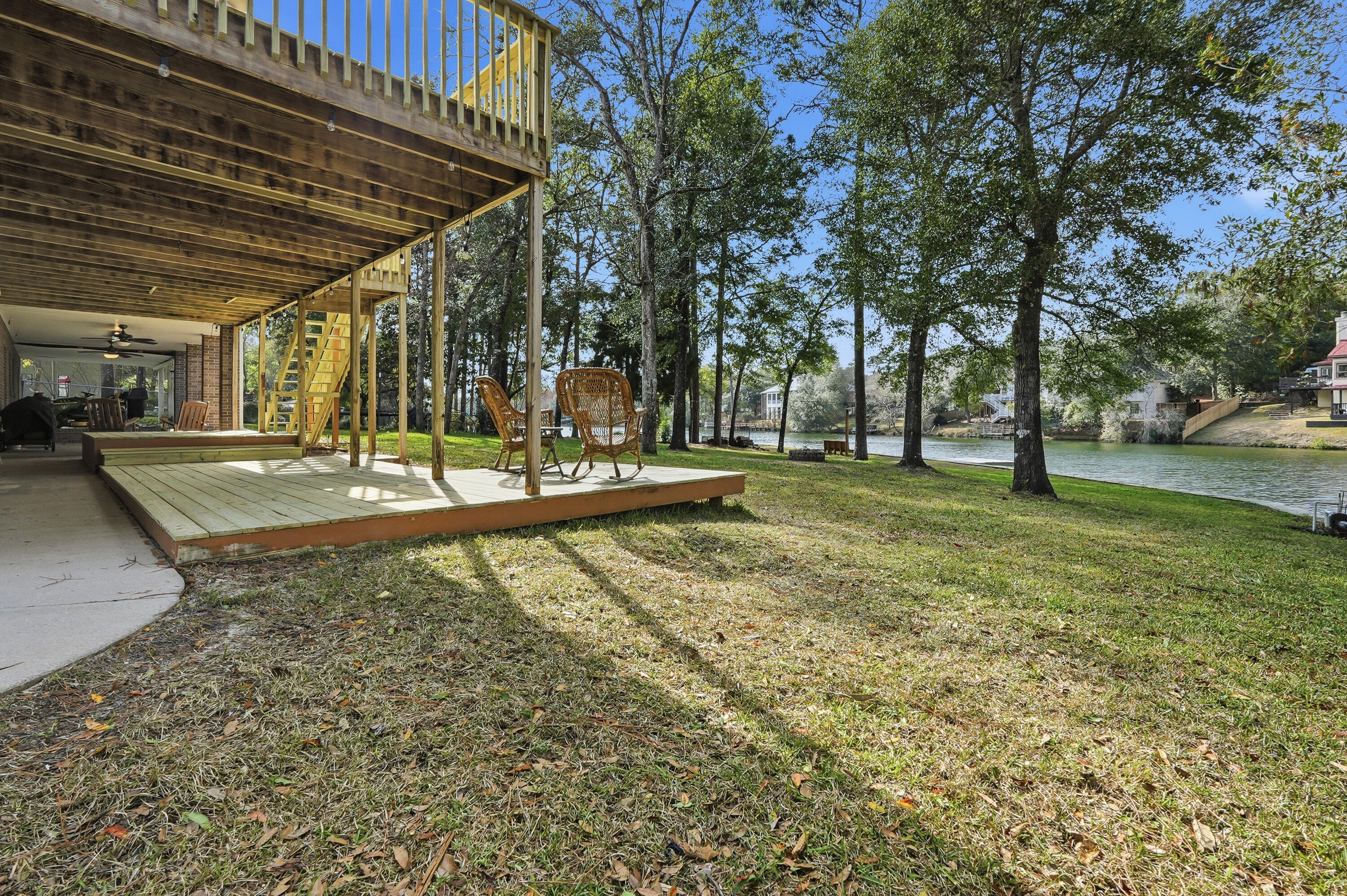 ROCKY BAYOU COUNTRY CLUB ESTATES 3 - Residential