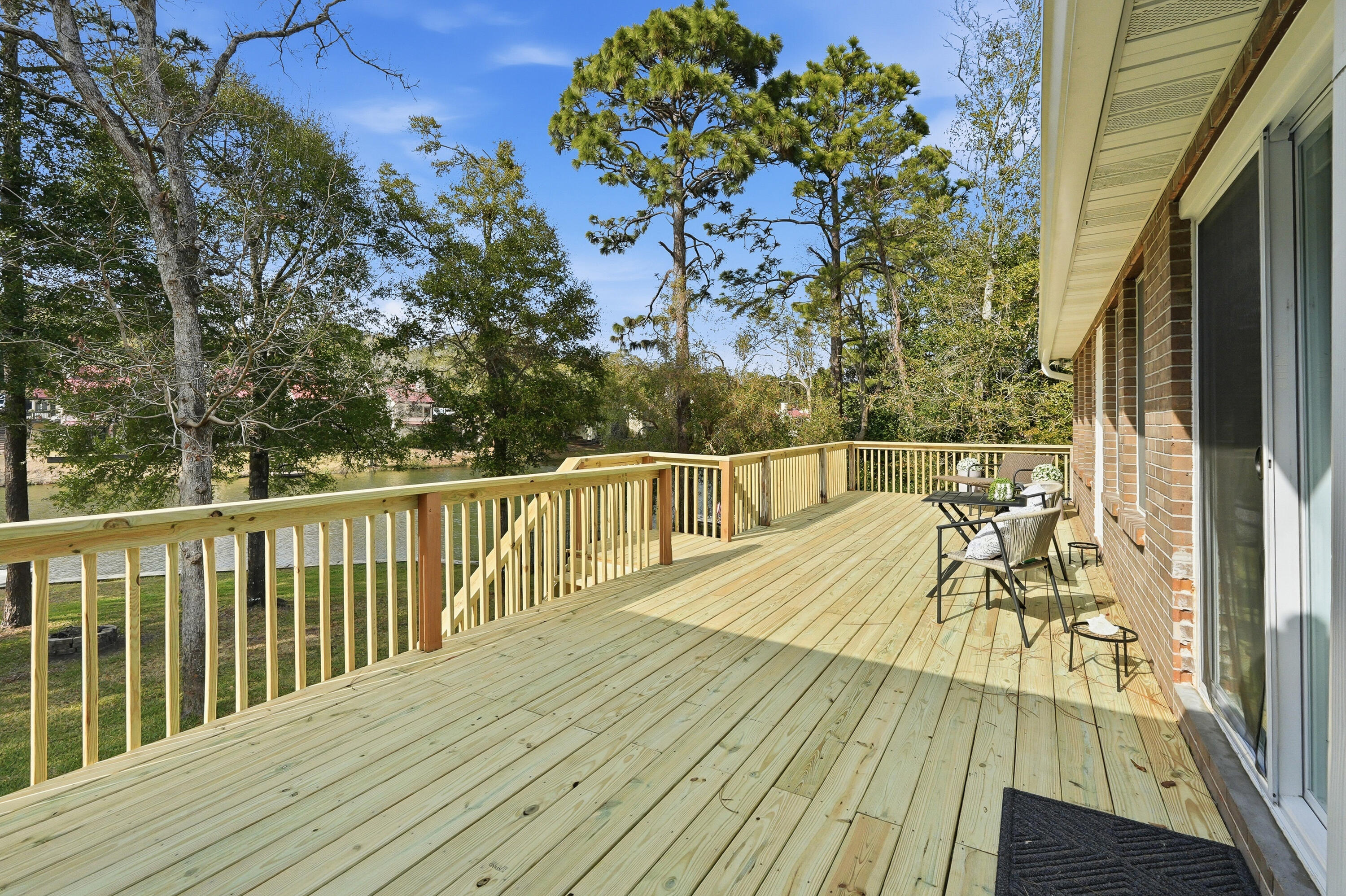 ROCKY BAYOU COUNTRY CLUB ESTATES 3 - Residential