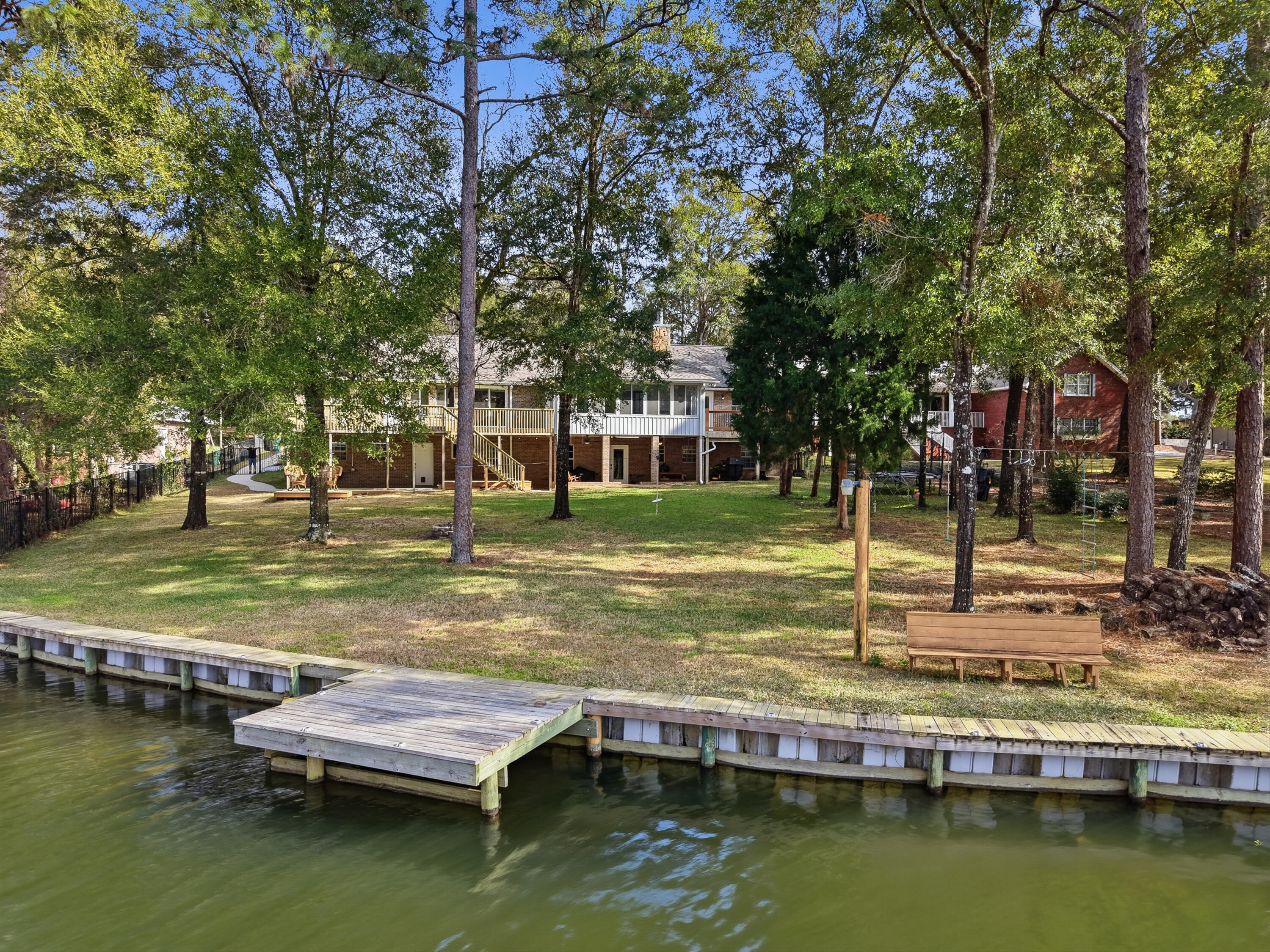ROCKY BAYOU COUNTRY CLUB ESTATES 3 - Residential