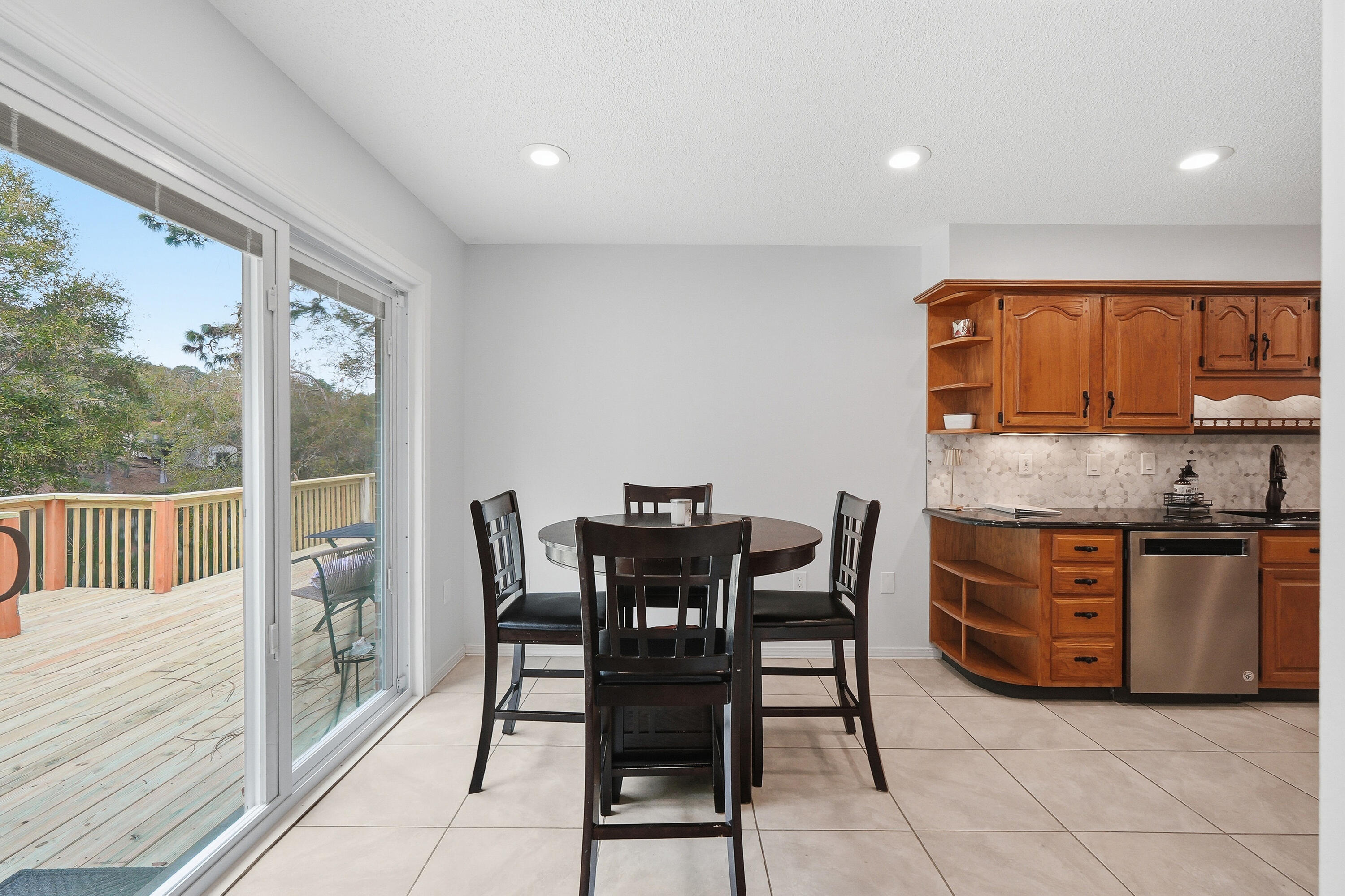 ROCKY BAYOU COUNTRY CLUB ESTATES 3 - Residential