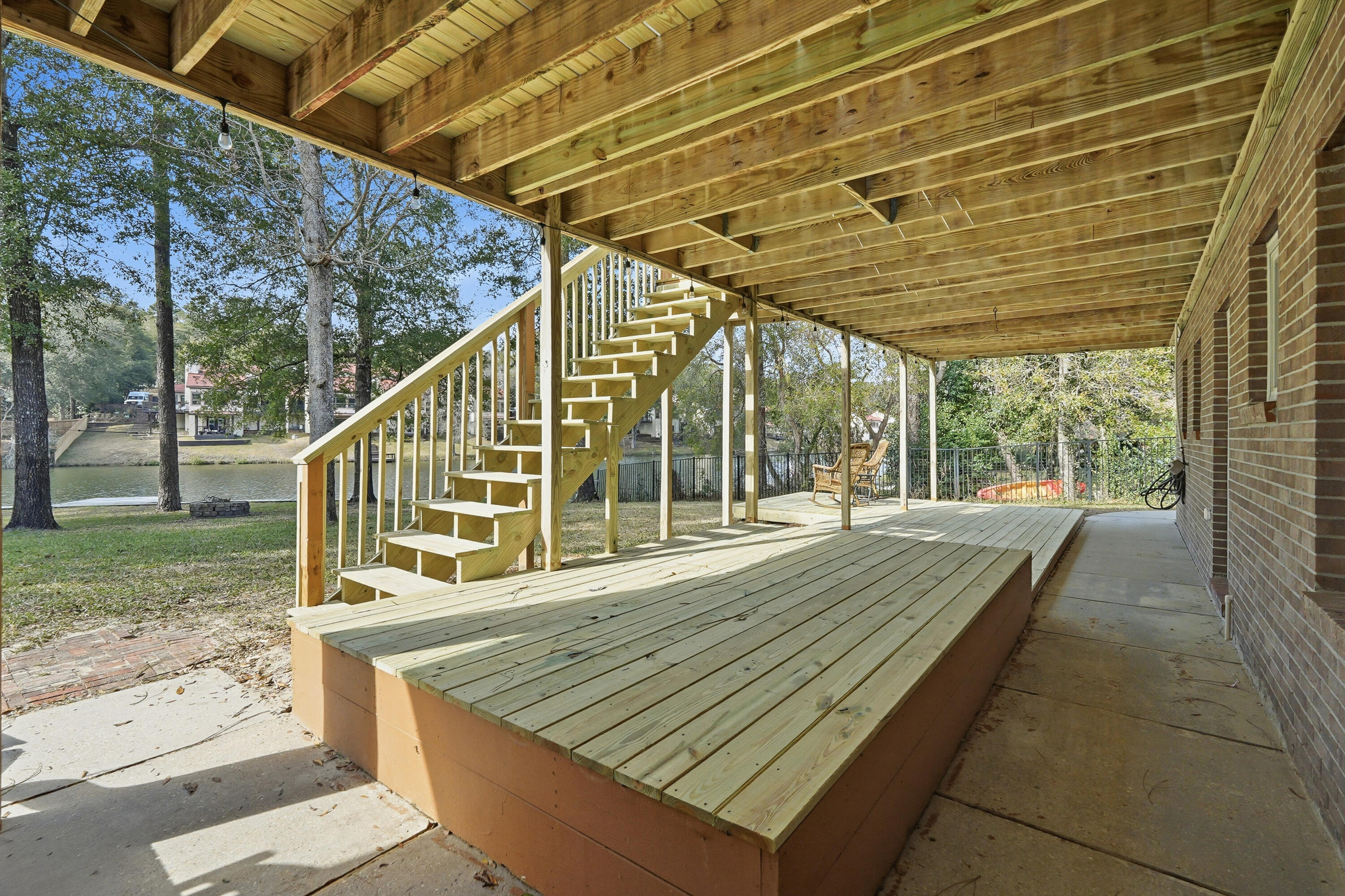 ROCKY BAYOU COUNTRY CLUB ESTATES 3 - Residential