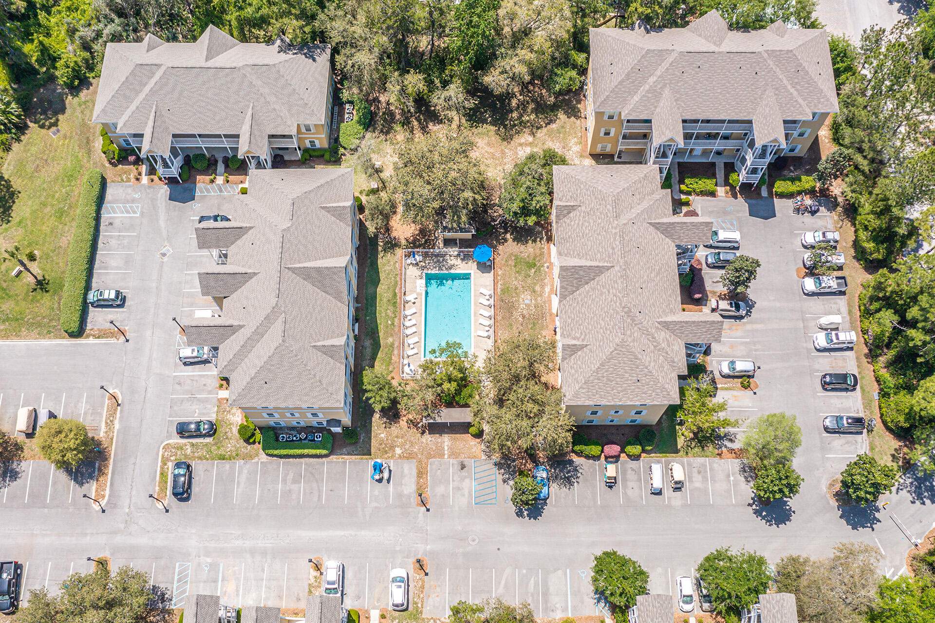 HERONS WATCH CONDO PH 2 - Residential