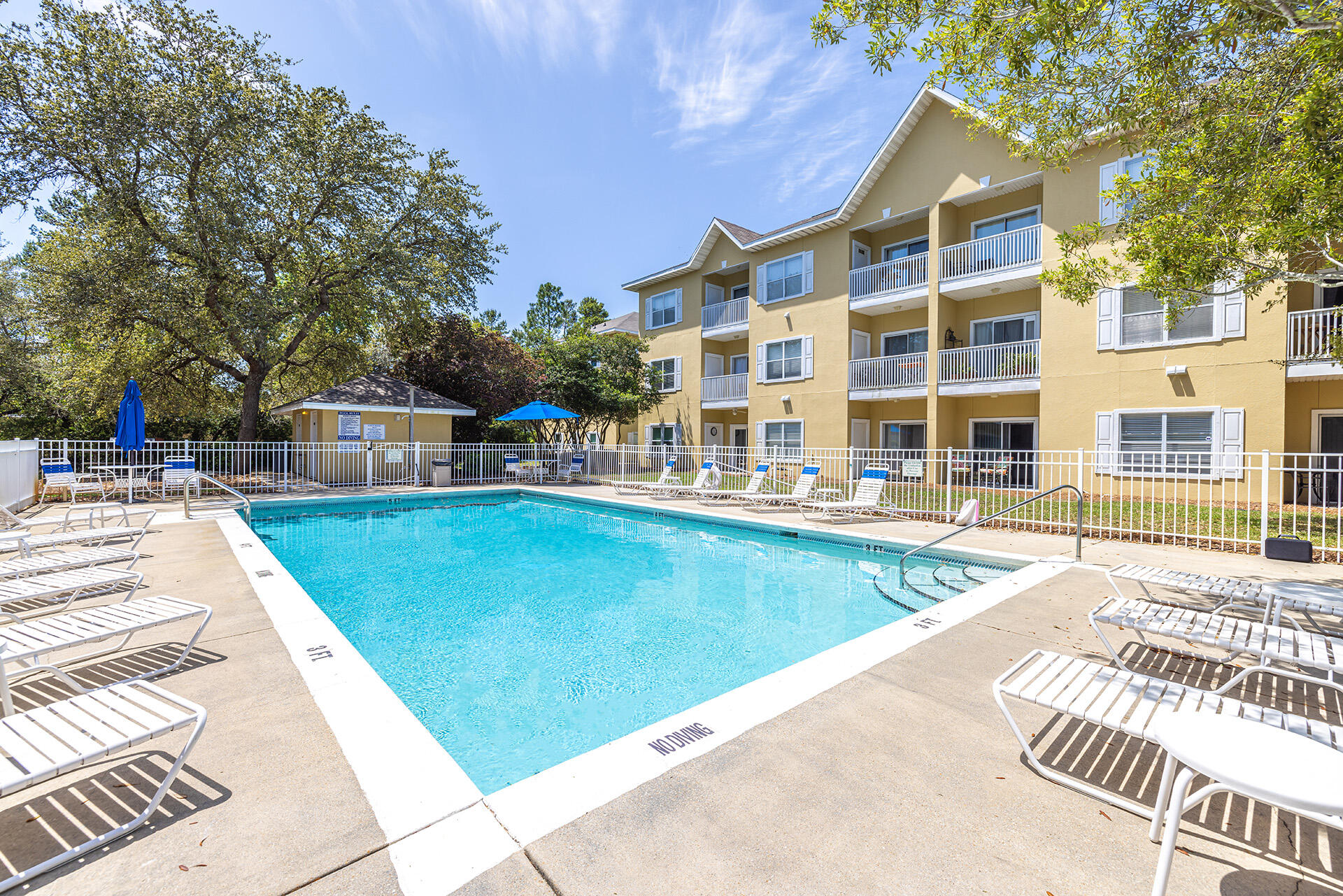 HERONS WATCH CONDO PH 2 - Residential