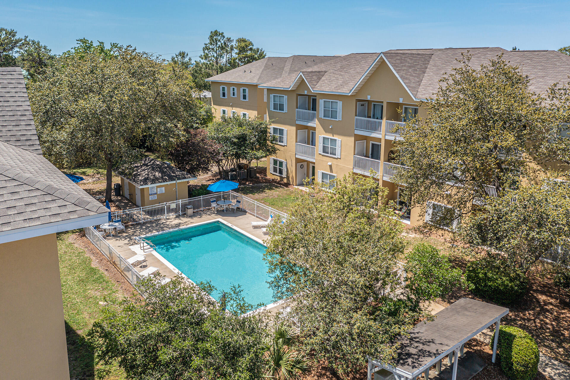 HERONS WATCH CONDO PH 2 - Residential