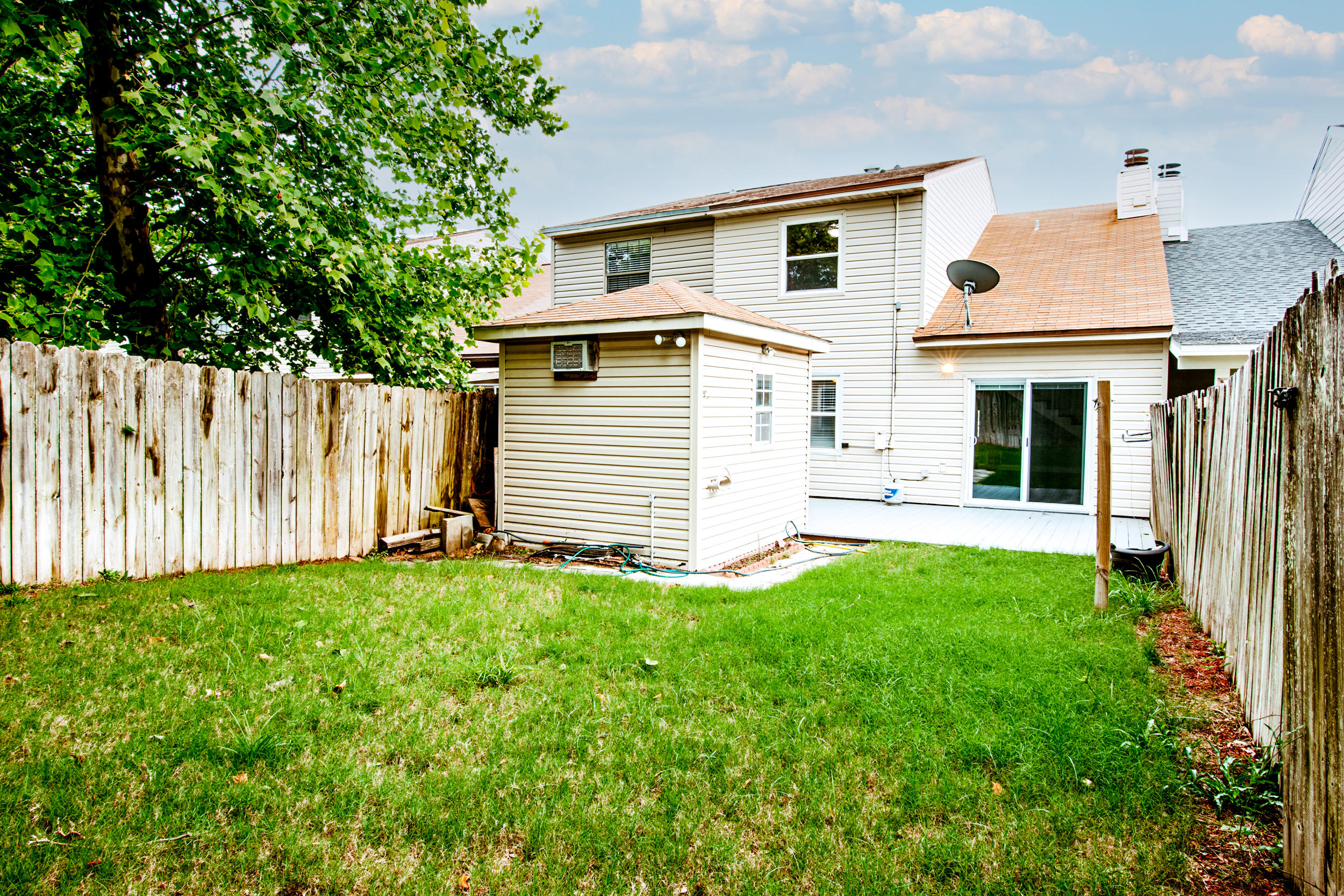 SANDALWOOD MANOR 1ST ADDN - Residential