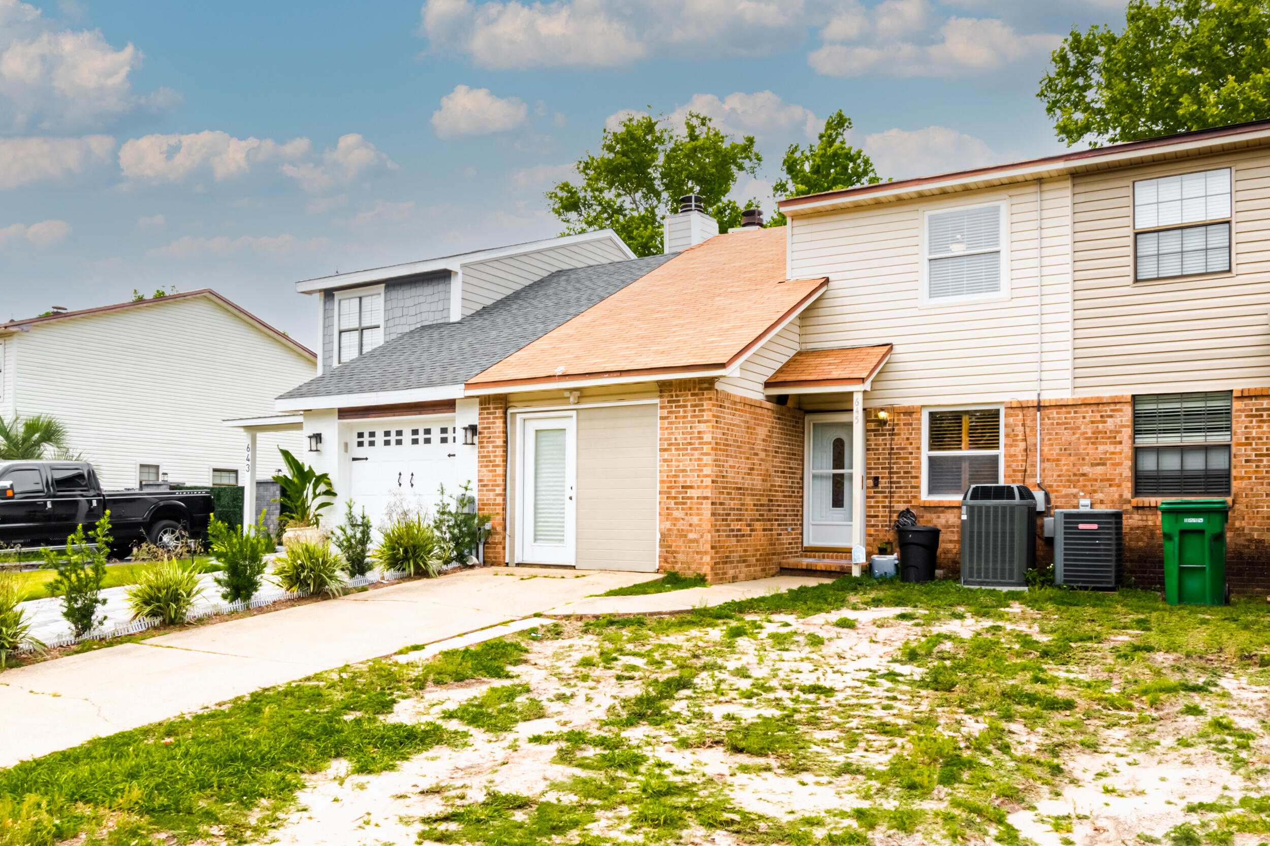 SANDALWOOD MANOR 1ST ADDN - Residential