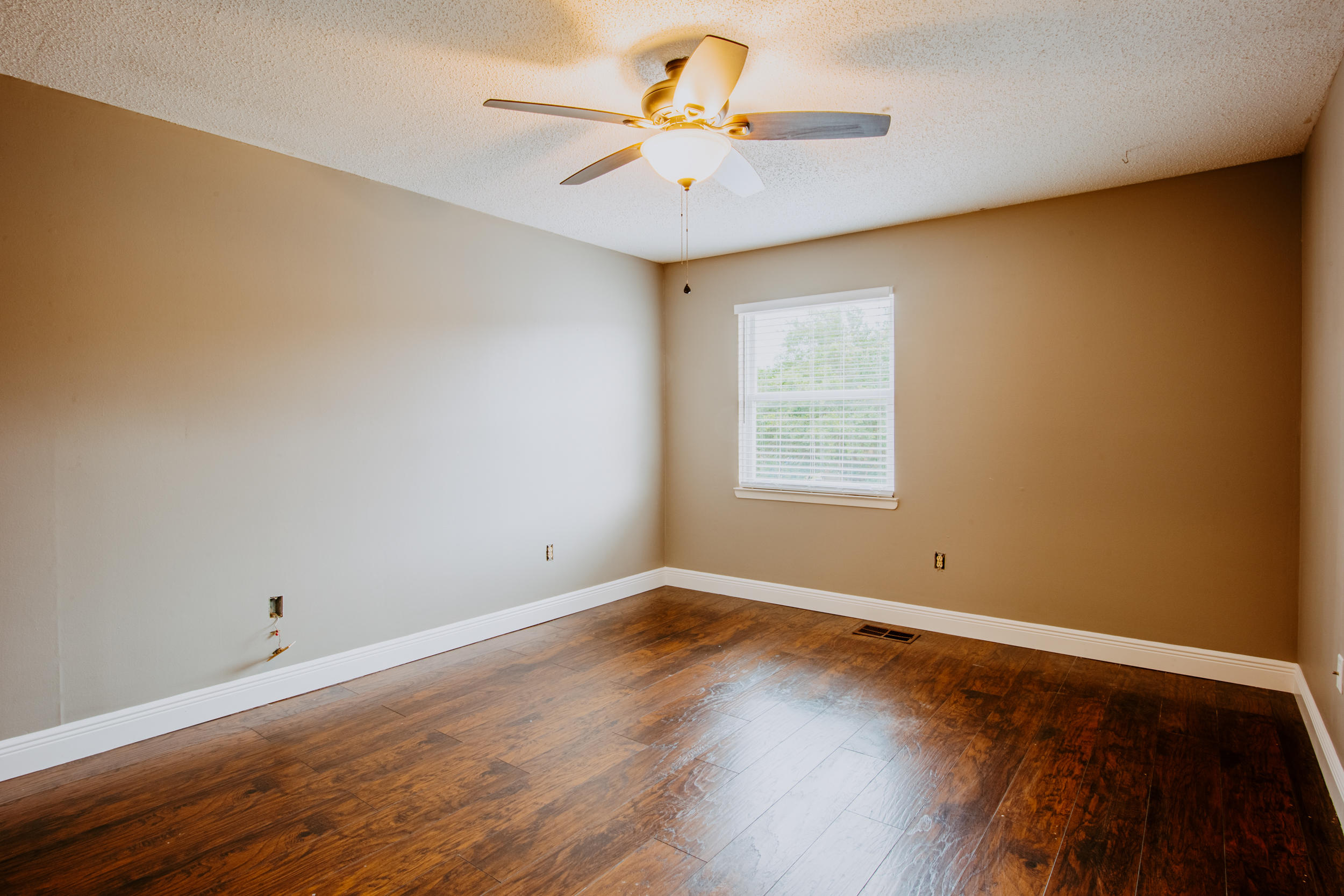 SANDALWOOD MANOR 1ST ADDN - Residential