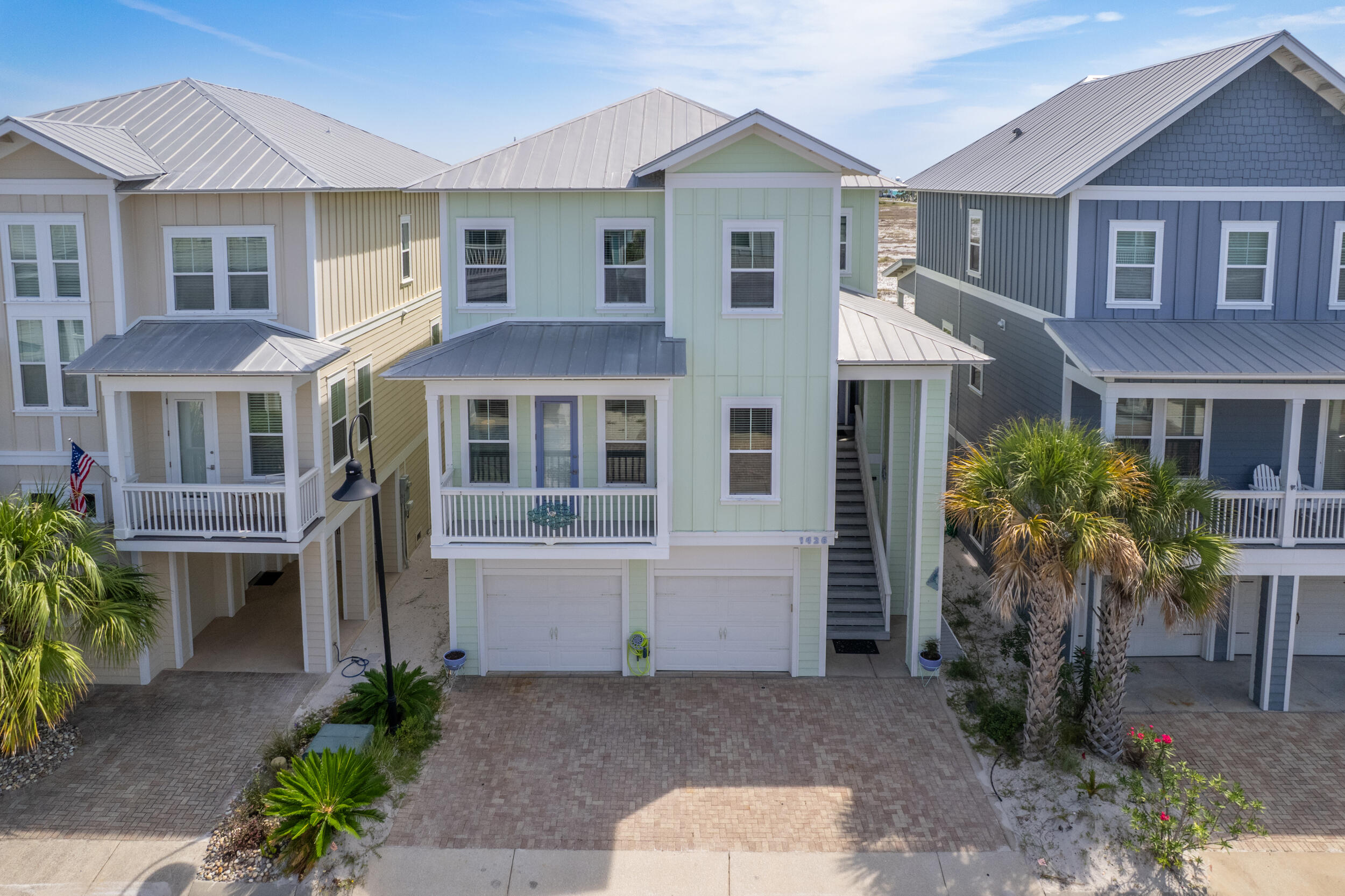 BY THE SEA - Residential
