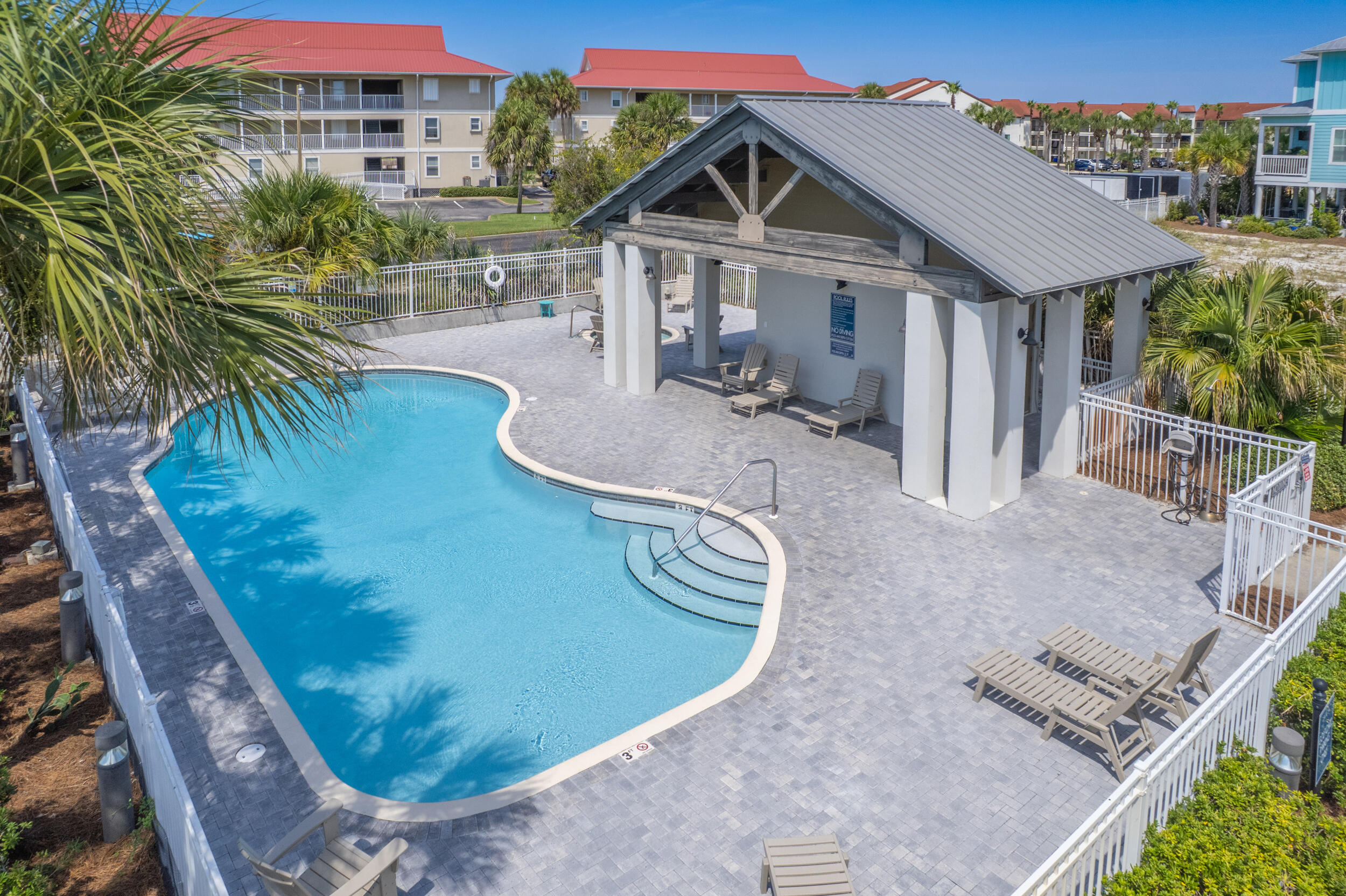 BY THE SEA - Residential