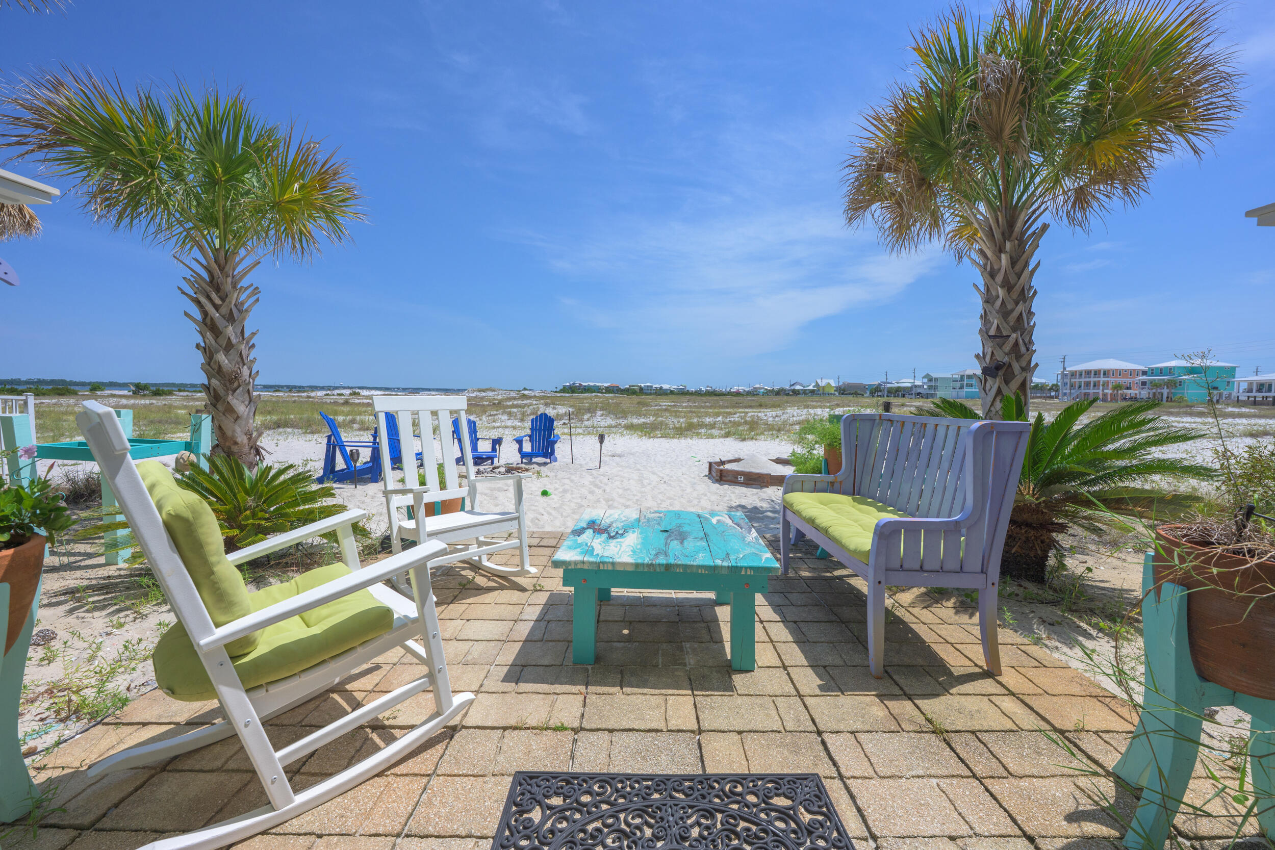BY THE SEA - Residential