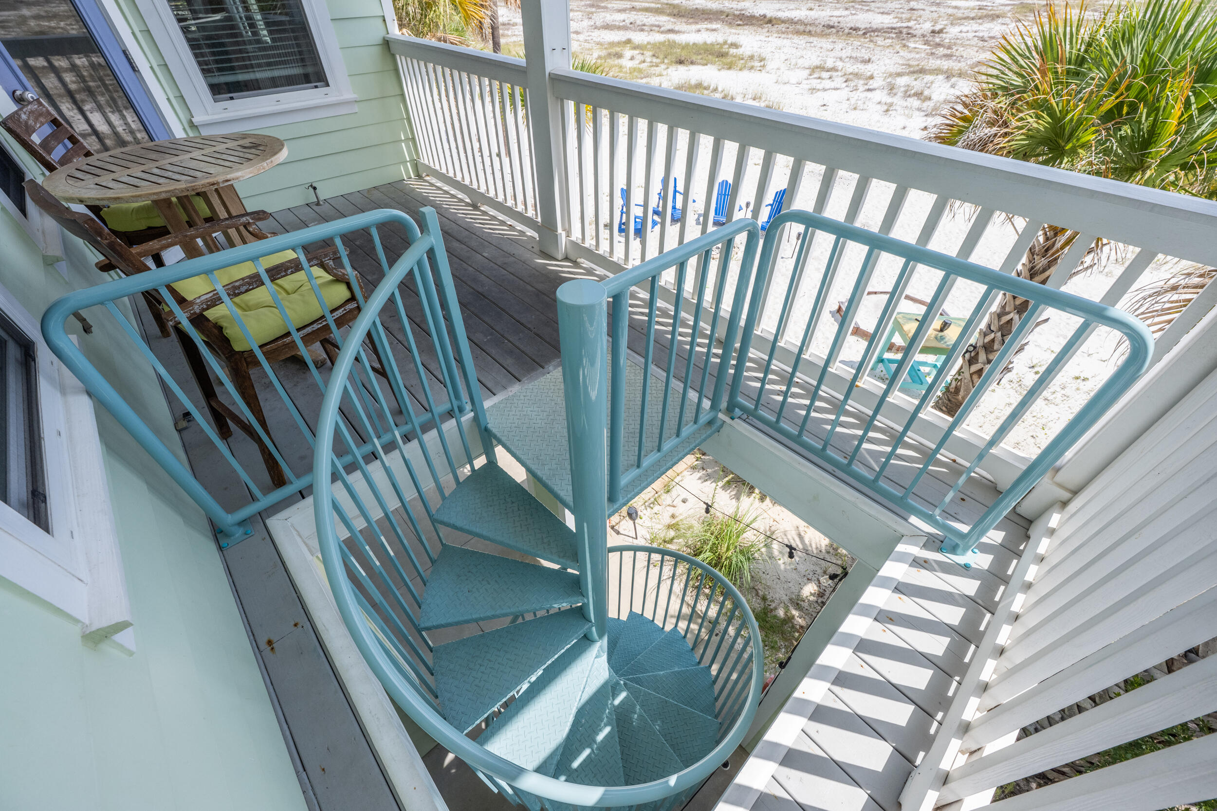 BY THE SEA - Residential