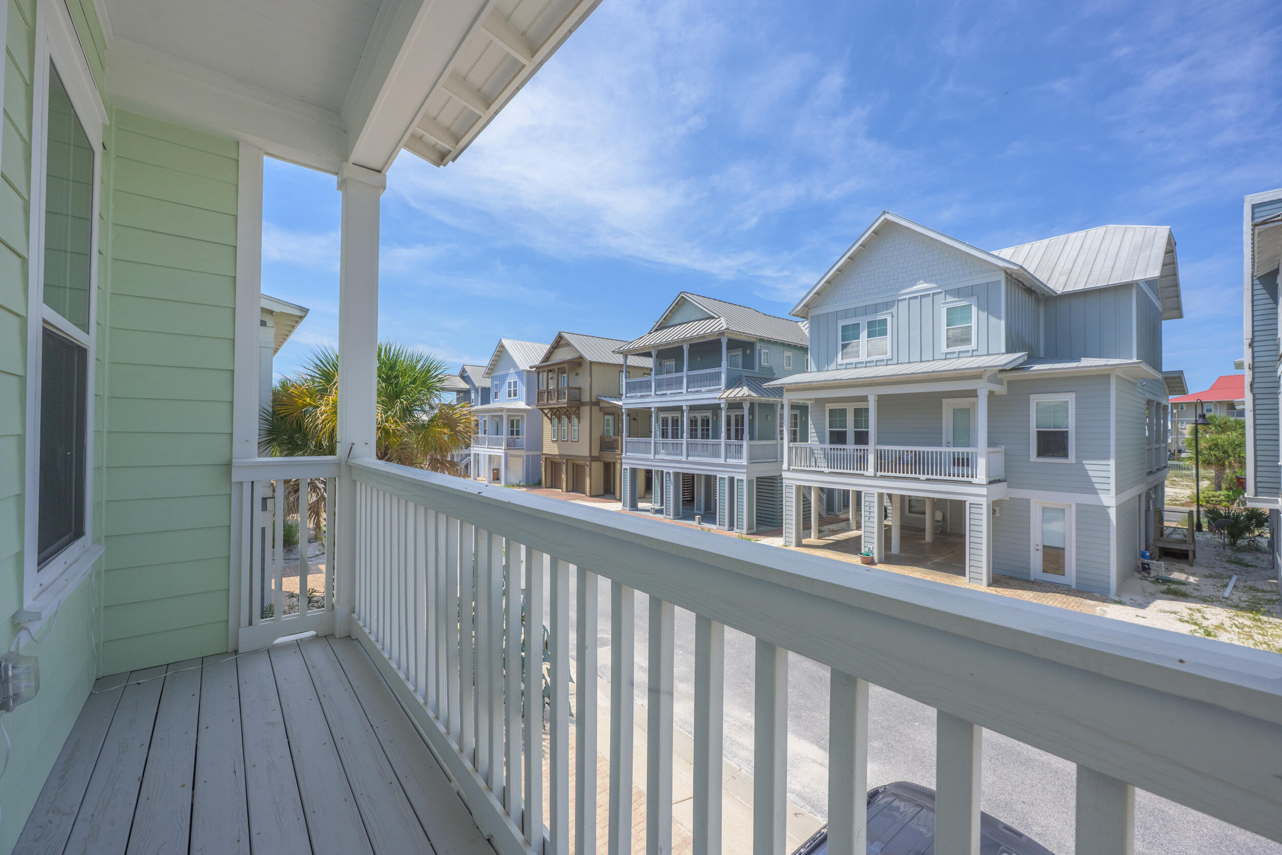 BY THE SEA - Residential