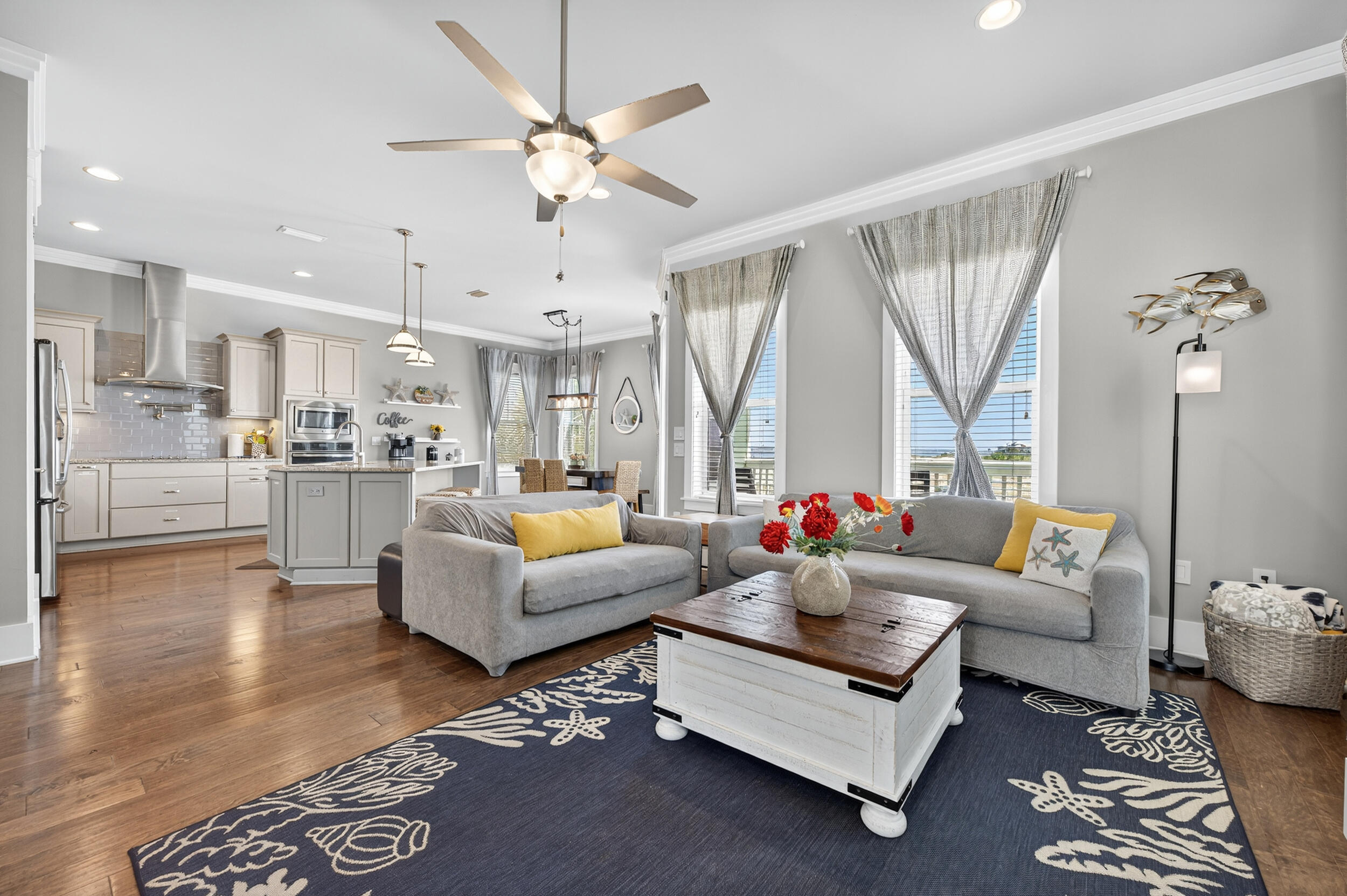 BY THE SEA - Residential