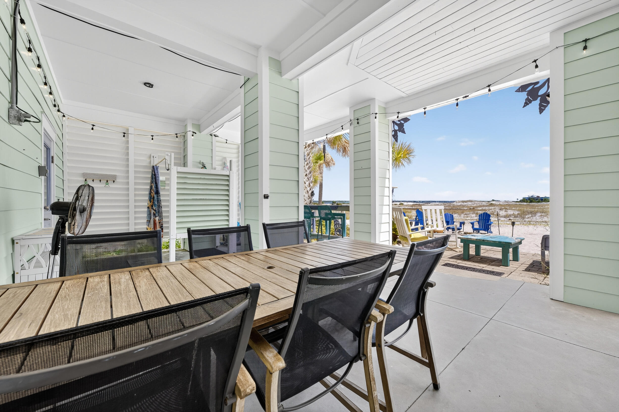 BY THE SEA - Residential