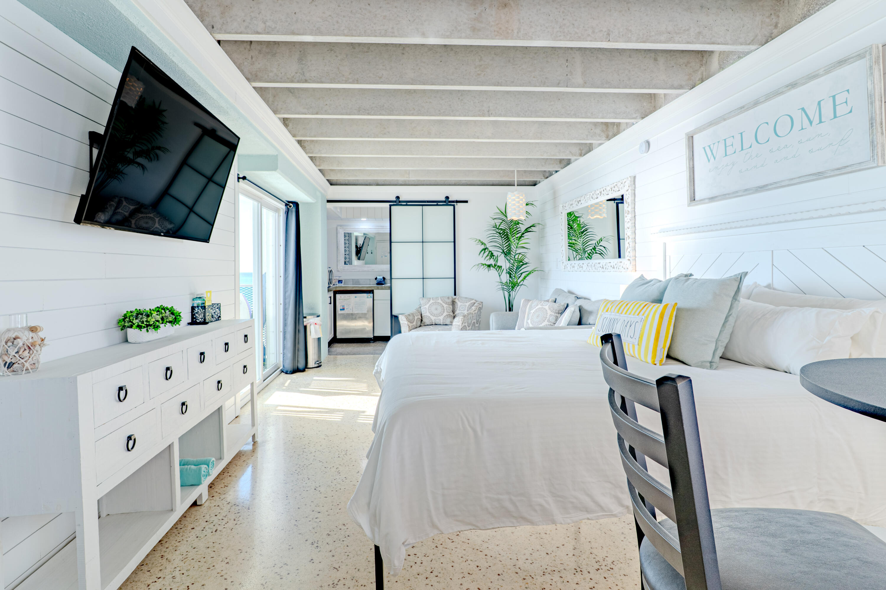 Fontainebleau Terrace - Residential