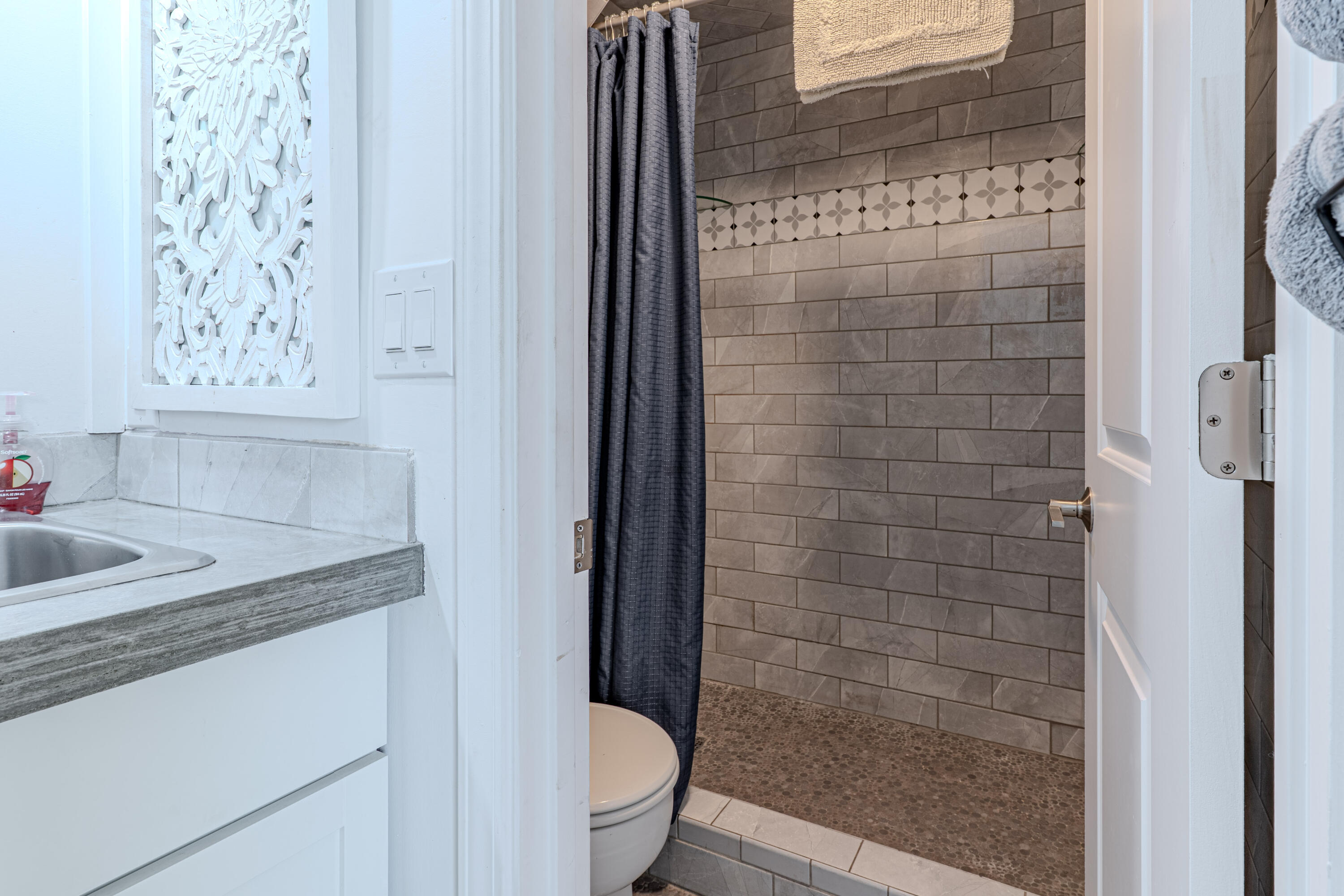 Fontainebleau Terrace - Residential