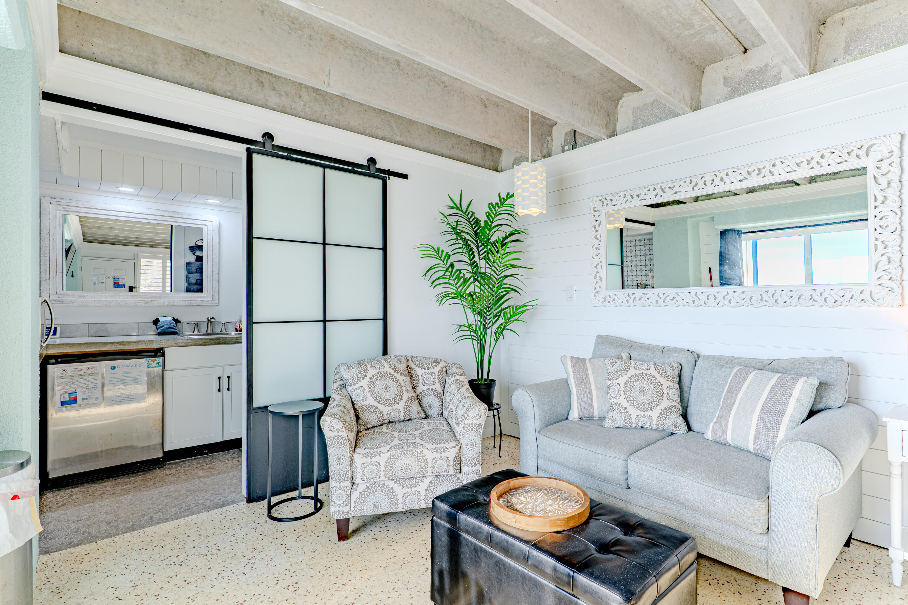 Fontainebleau Terrace - Residential