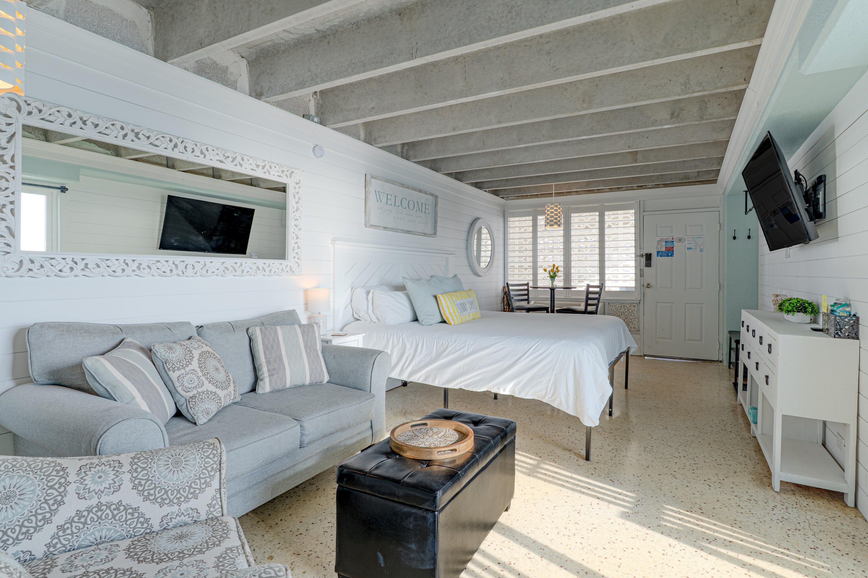 Fontainebleau Terrace - Residential