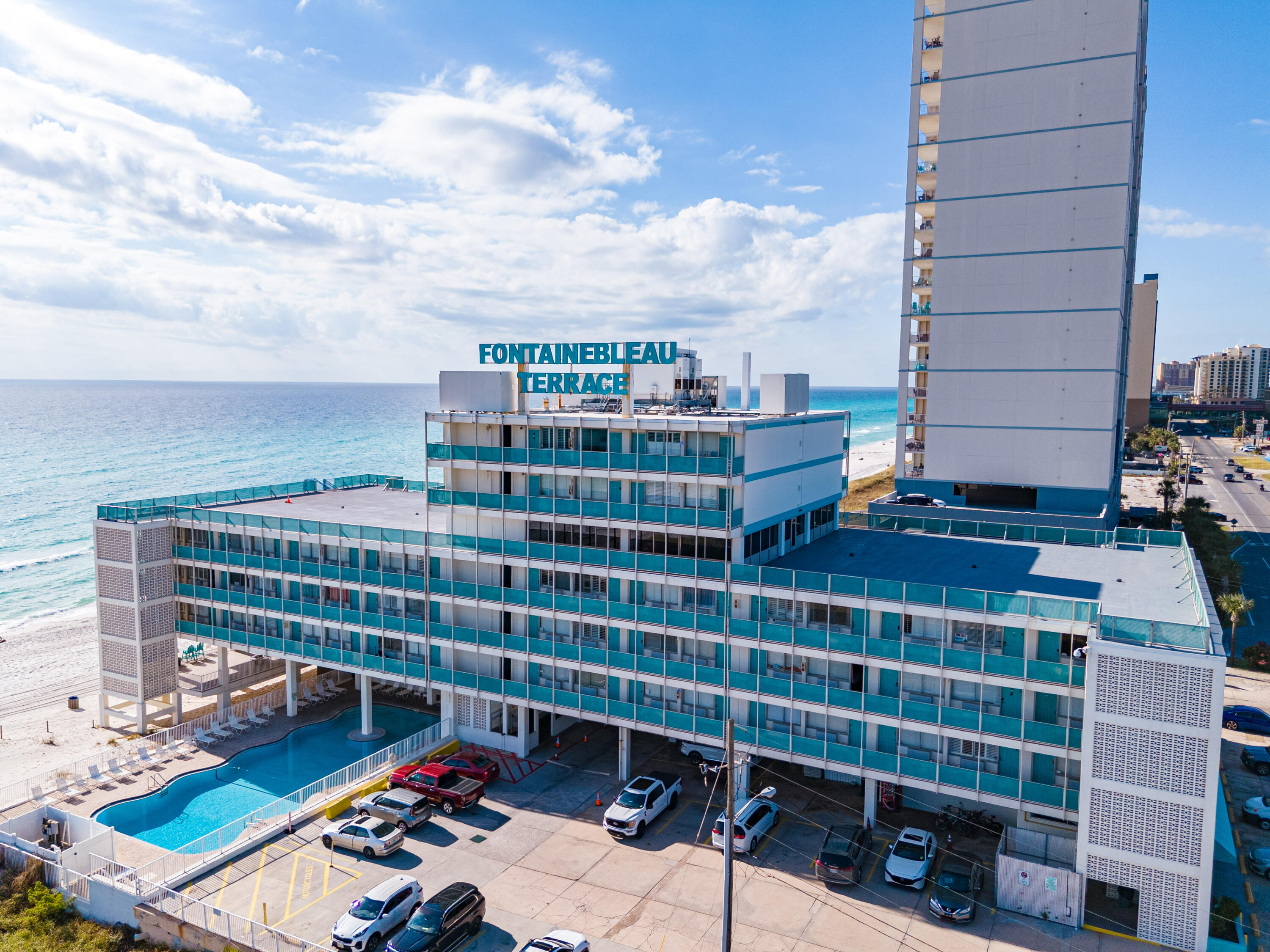 Fontainebleau Terrace - Residential