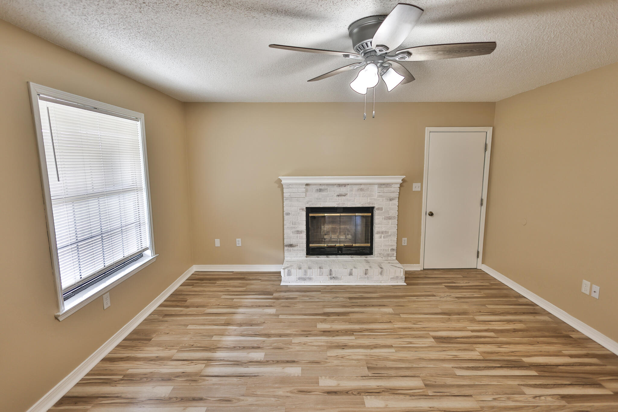 SHOAL WOOD EST 1st PH III - Residential Lease