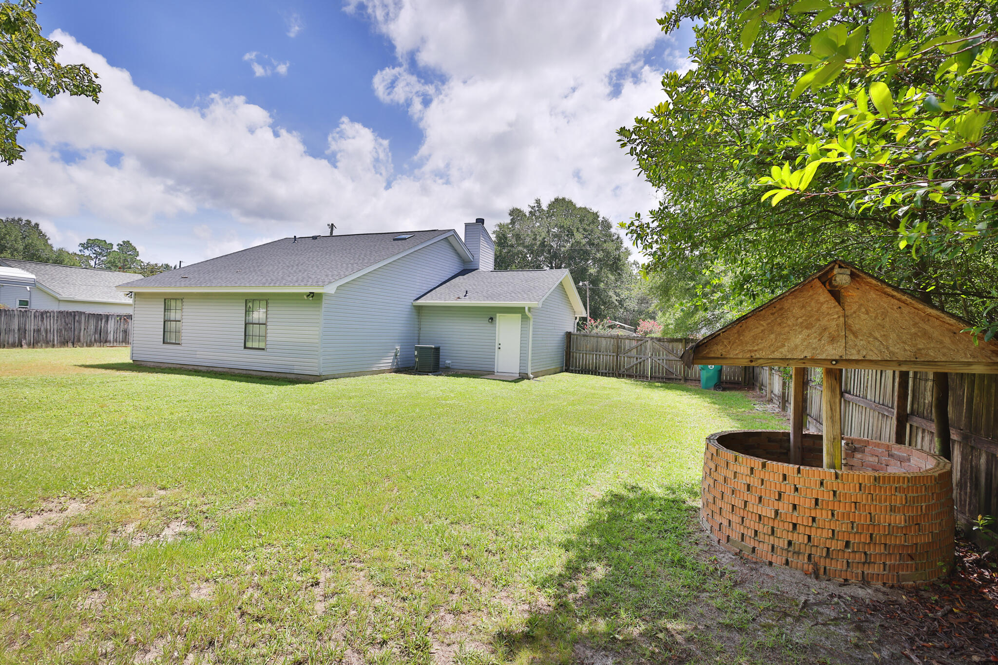 SHOAL WOOD EST 1st PH III - Residential Lease