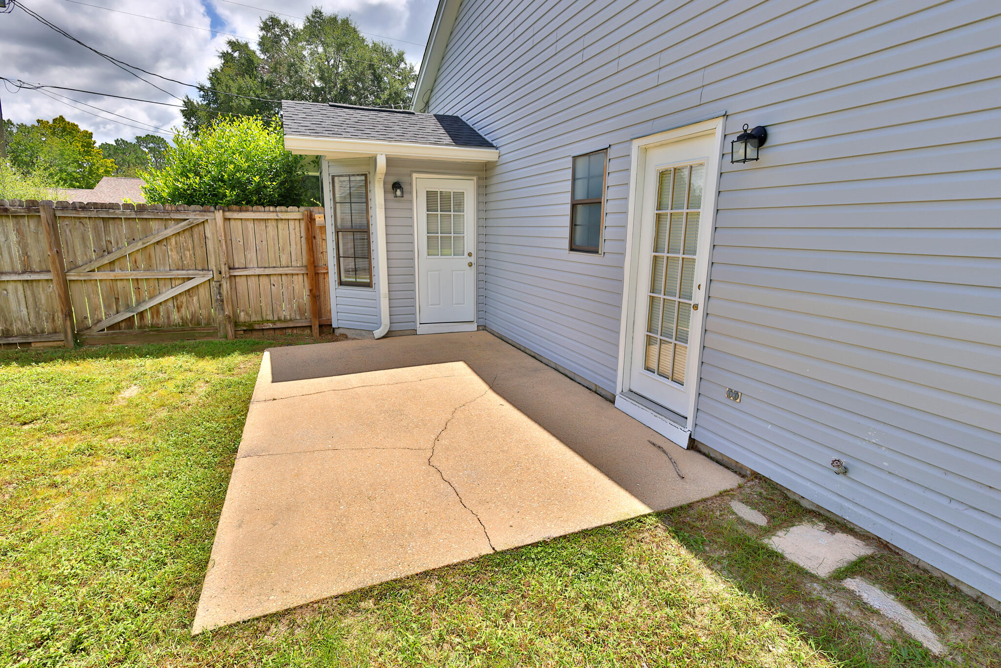 SHOAL WOOD EST 1st PH III - Residential Lease