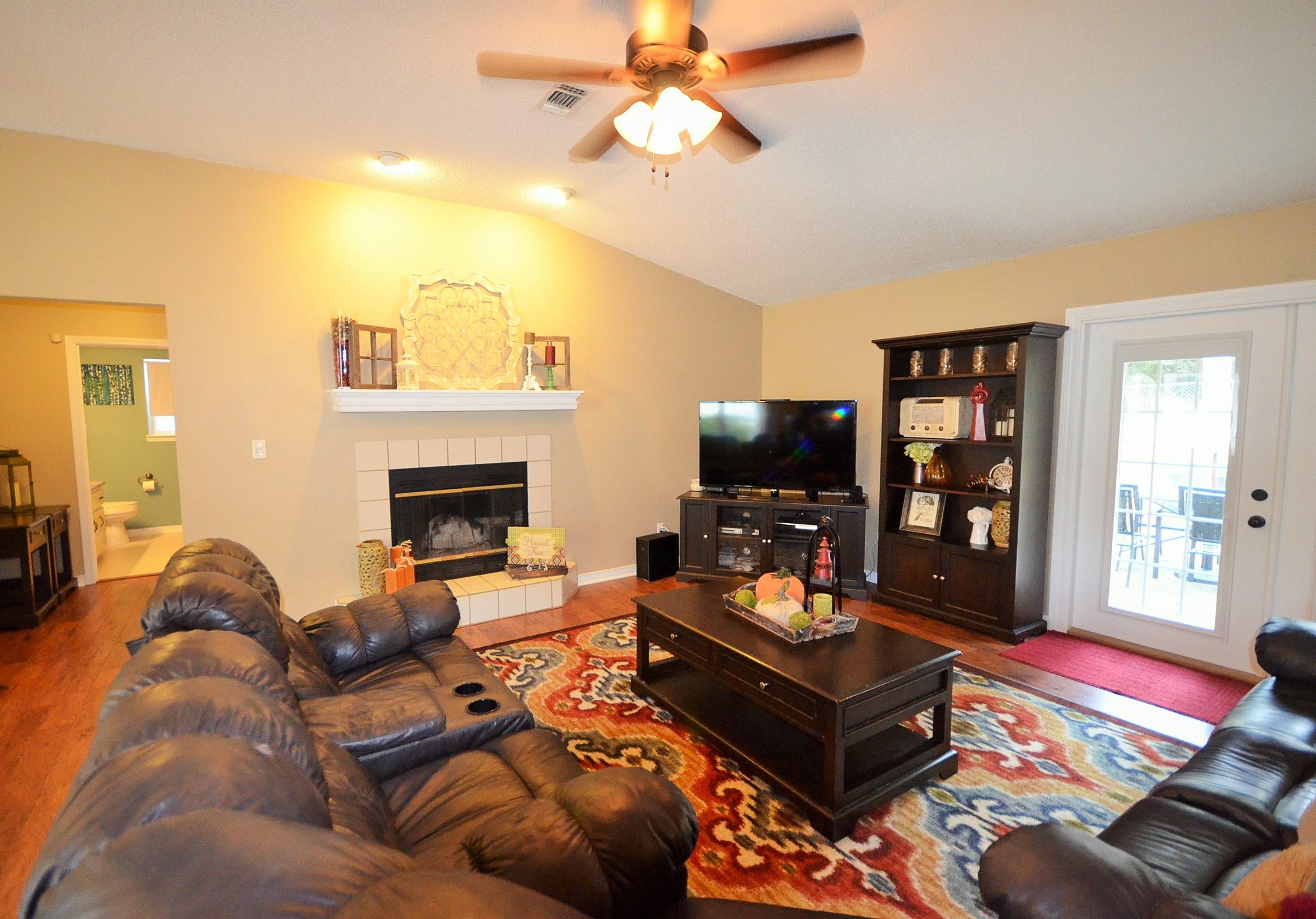 FOXWORTH ESTATES PH 1 - Residential