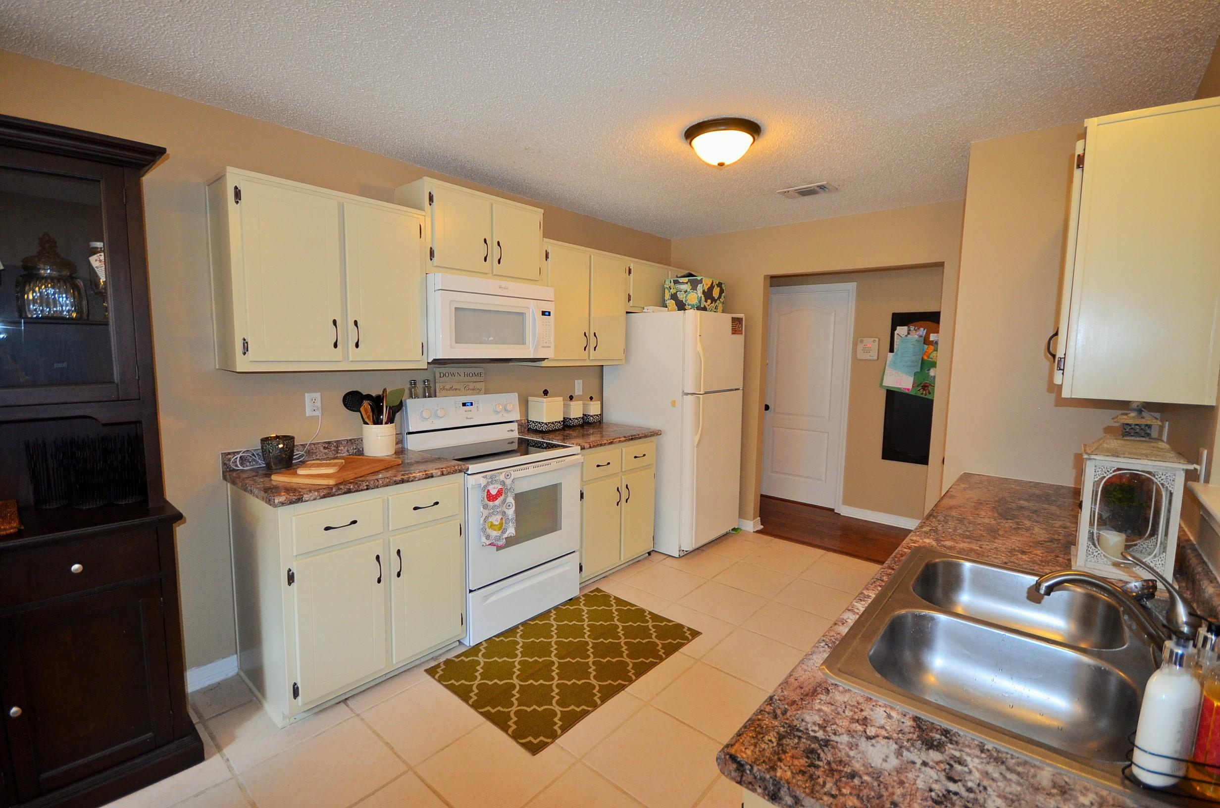 FOXWORTH ESTATES PH 1 - Residential