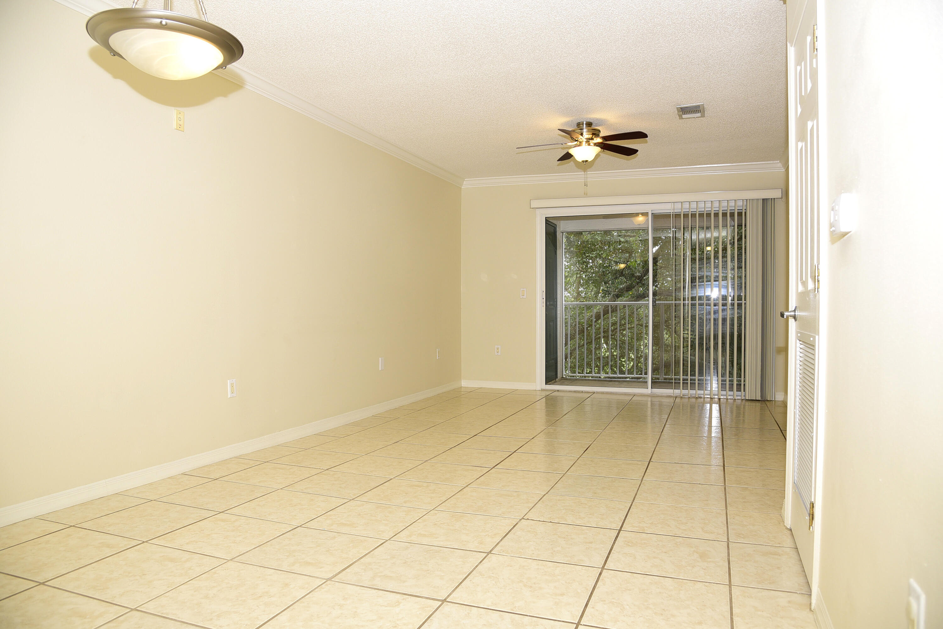 THE FLORIDA CLUB - Residential Lease
